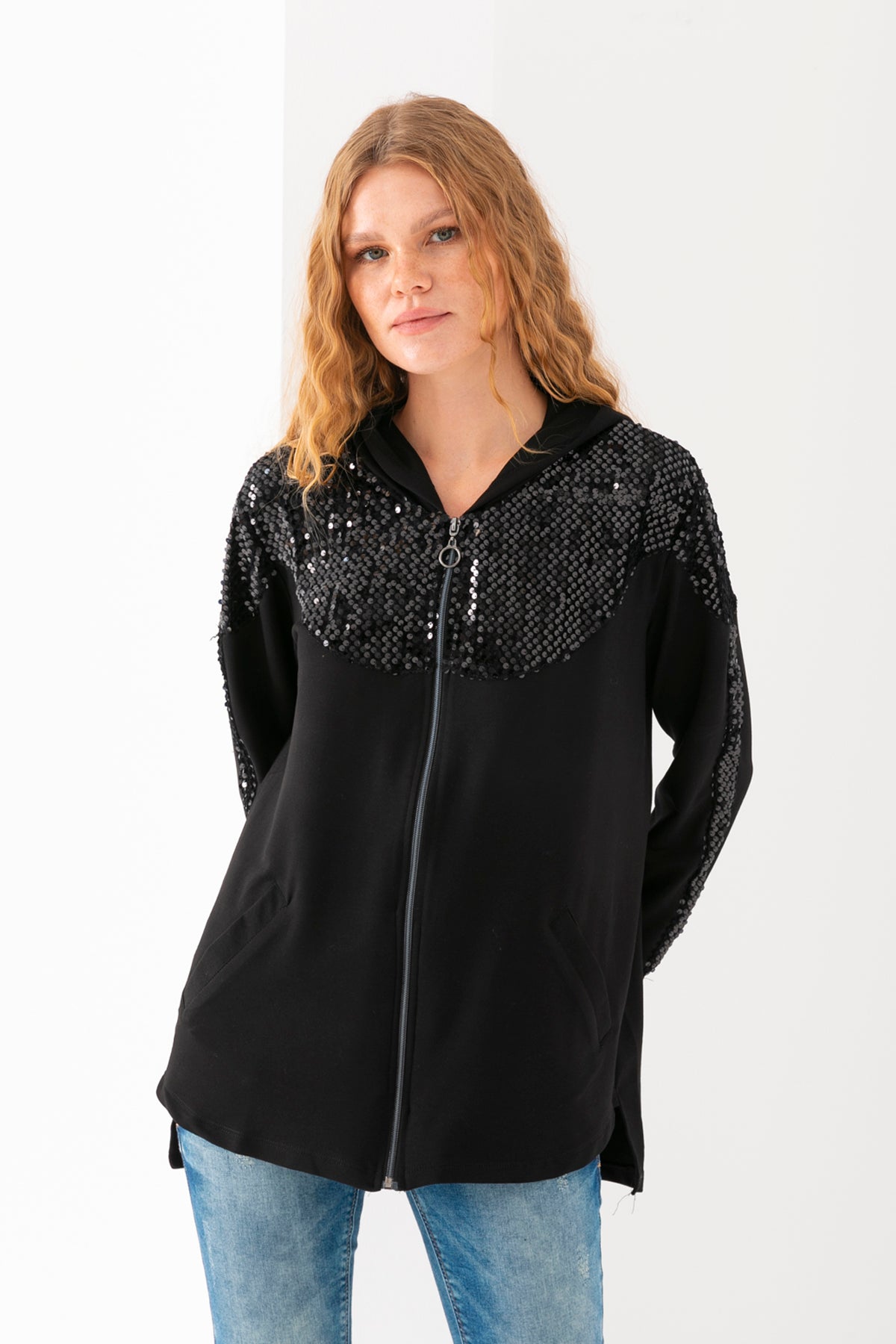 Kadın Siyah  Yakası Pul Payetli Kapüşonlu Fermuarlı Sweatshirt