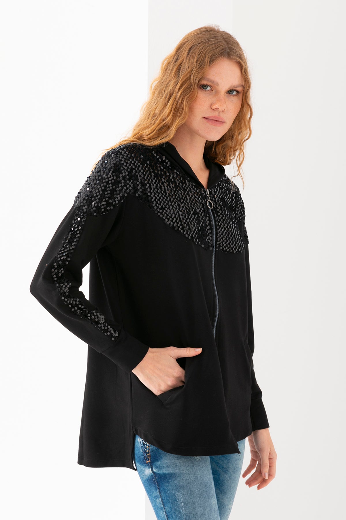 Kadın Siyah  Yakası Pul Payetli Kapüşonlu Fermuarlı Sweatshirt