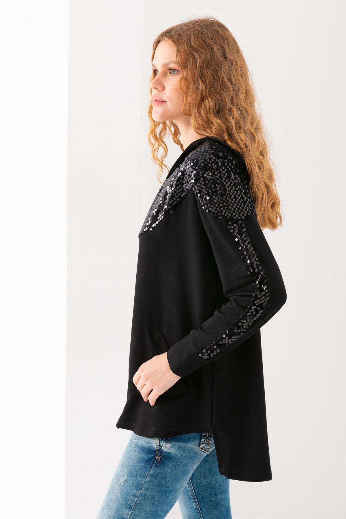 Kadın Siyah  Yakası Pul Payetli Kapüşonlu Fermuarlı Sweatshirt