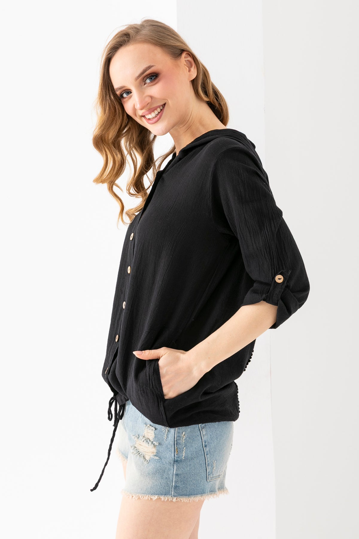 100% Organik Pamuk Kadın Siyah Kapşonlu Arkası Dantel Şeritli Gömlek