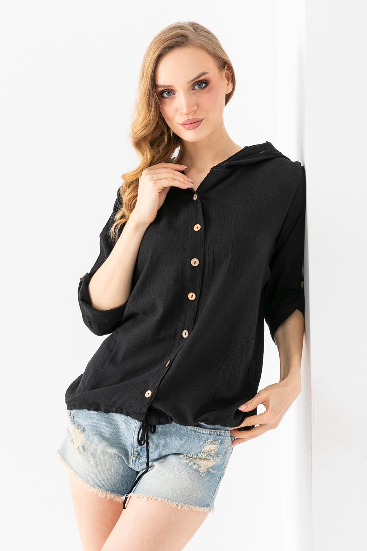 100% Organik Pamuk Kadın Siyah Kapşonlu Arkası Dantel Şeritli Gömlek