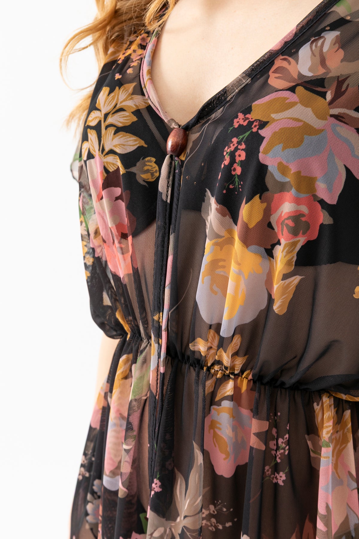 Kadın Siyah Çiçek Desenli Yanları Yırtmaçlı Plaj Elbisesi