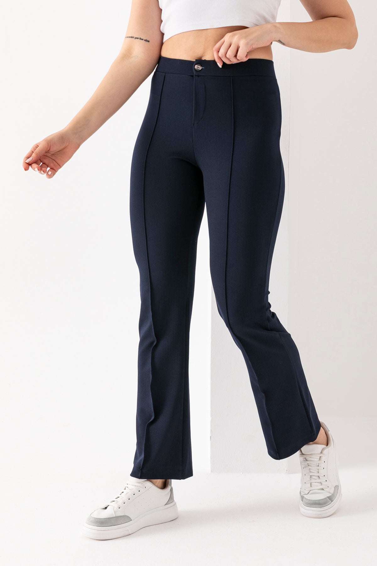 Kadın Lacivert Önü Şerit Detaylı İspanyol Paça Krep Pantolon