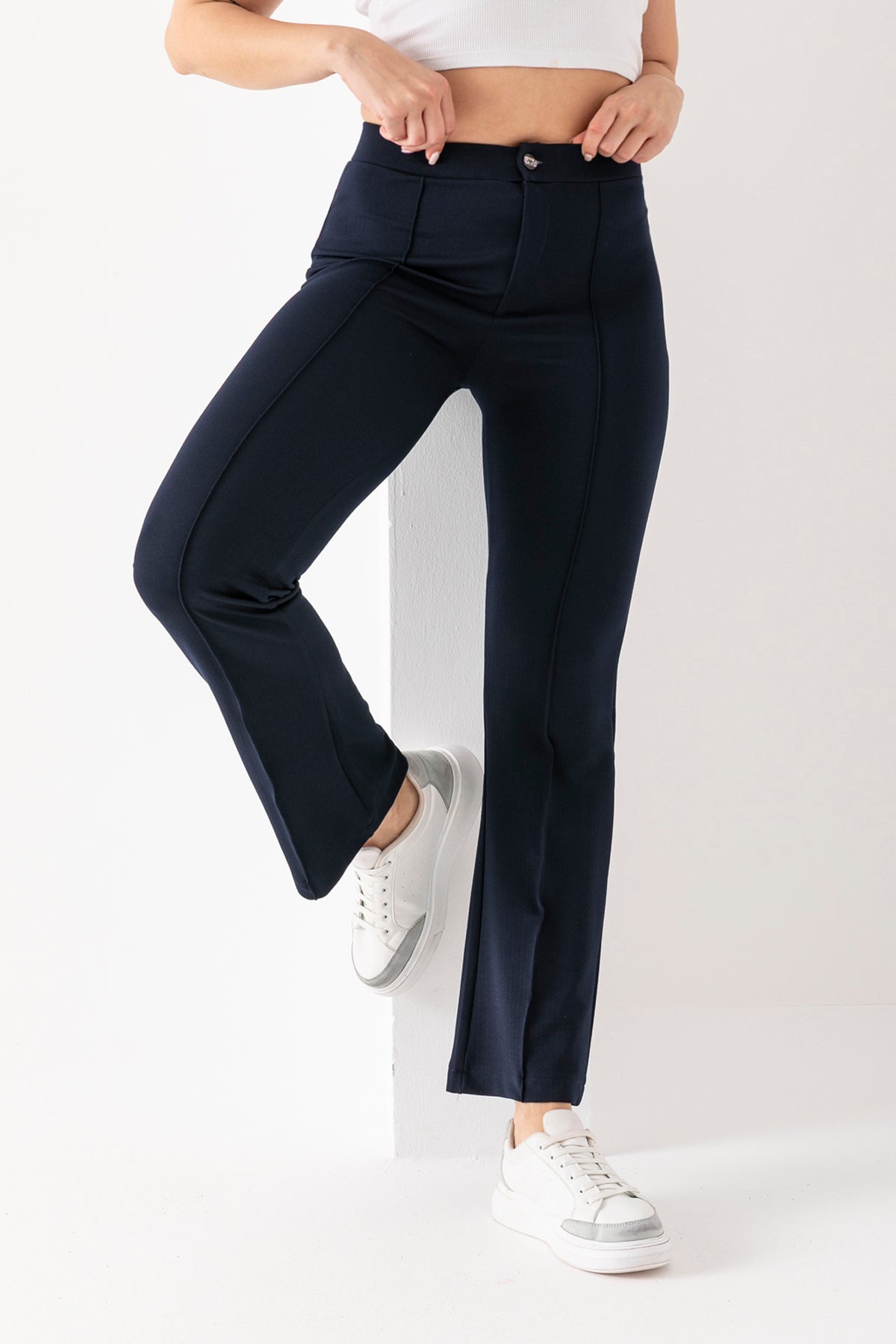 Kadın Lacivert Önü Şerit Detaylı İspanyol Paça Krep Pantolon