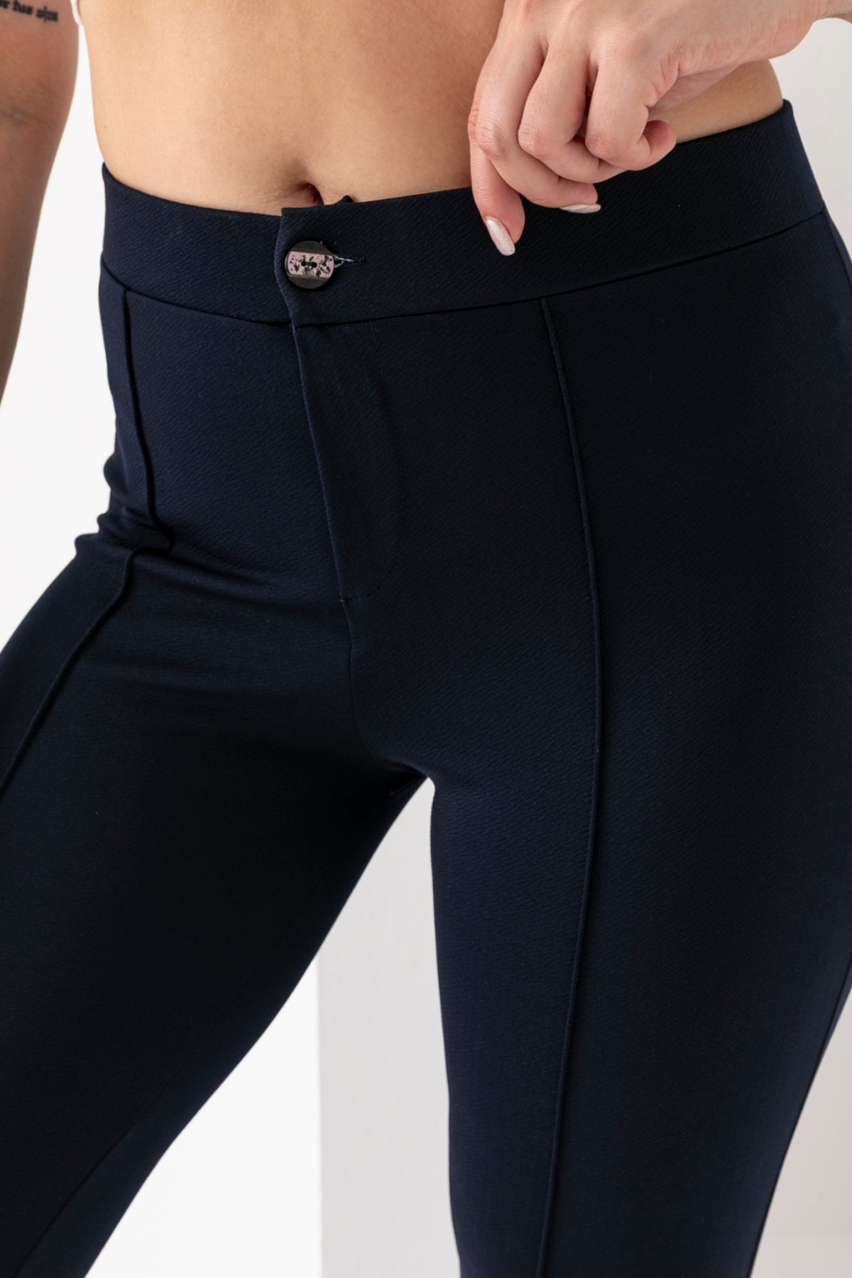 Kadın Lacivert Önü Şerit Detaylı İspanyol Paça Krep Pantolon