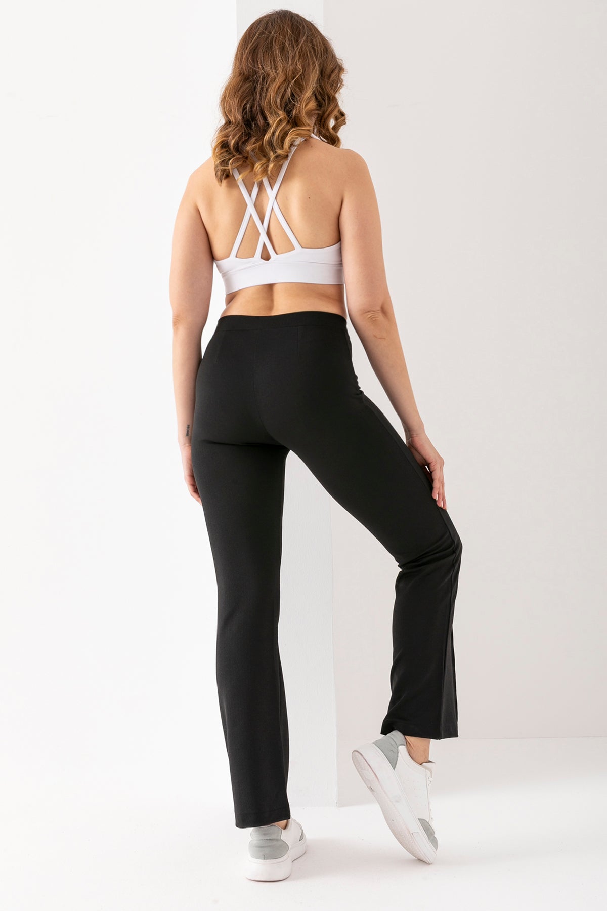 Kadın Siyah Önü Şerit Detaylı İspanyol Paça Krep Pantolon