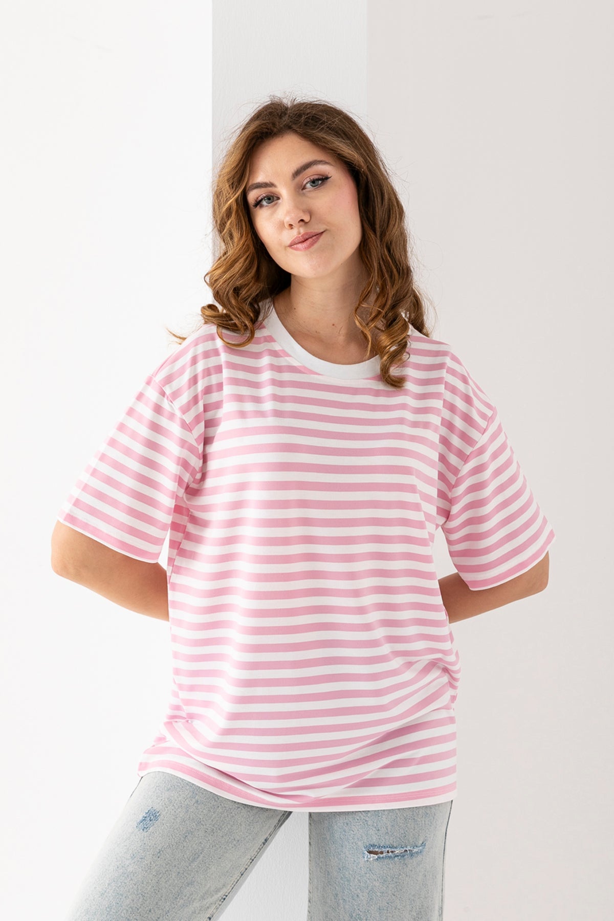 Kadın Pembe Beyaz Çizgili Oversize Kısa Kollu Viskon Penye Bluz