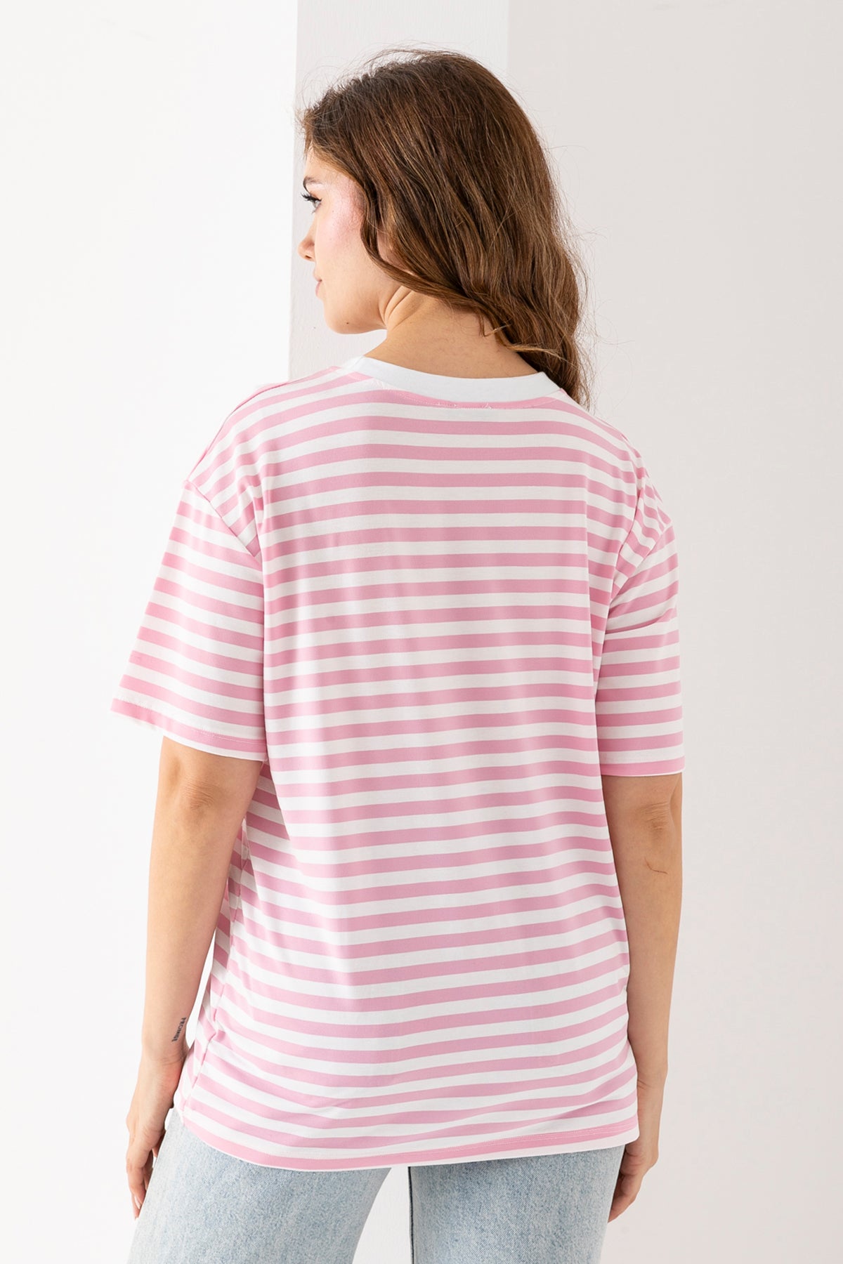 Kadın Pembe Beyaz Çizgili Oversize Kısa Kollu Viskon Penye Bluz