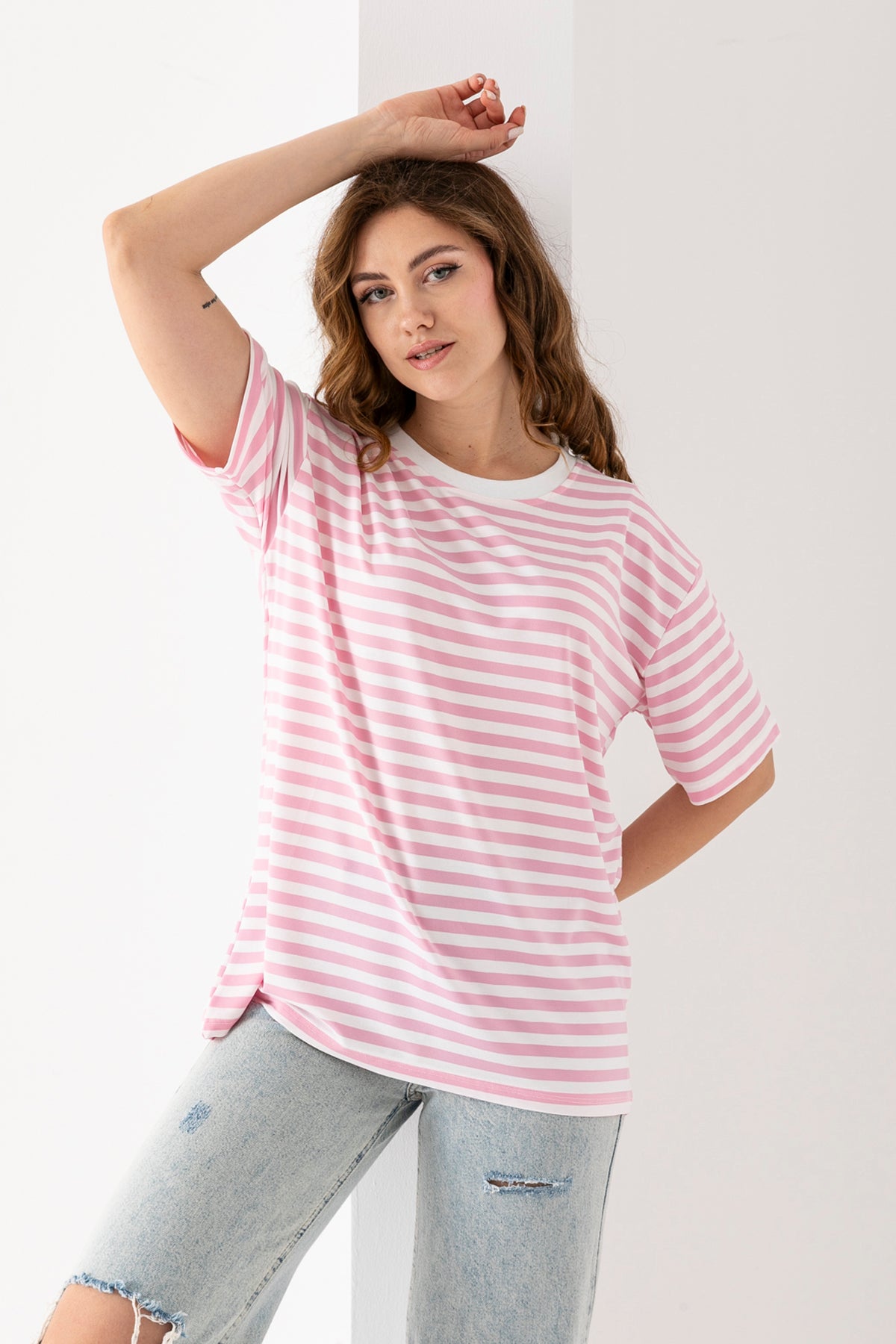 Kadın Pembe Beyaz Çizgili Oversize Kısa Kollu Viskon Penye Bluz