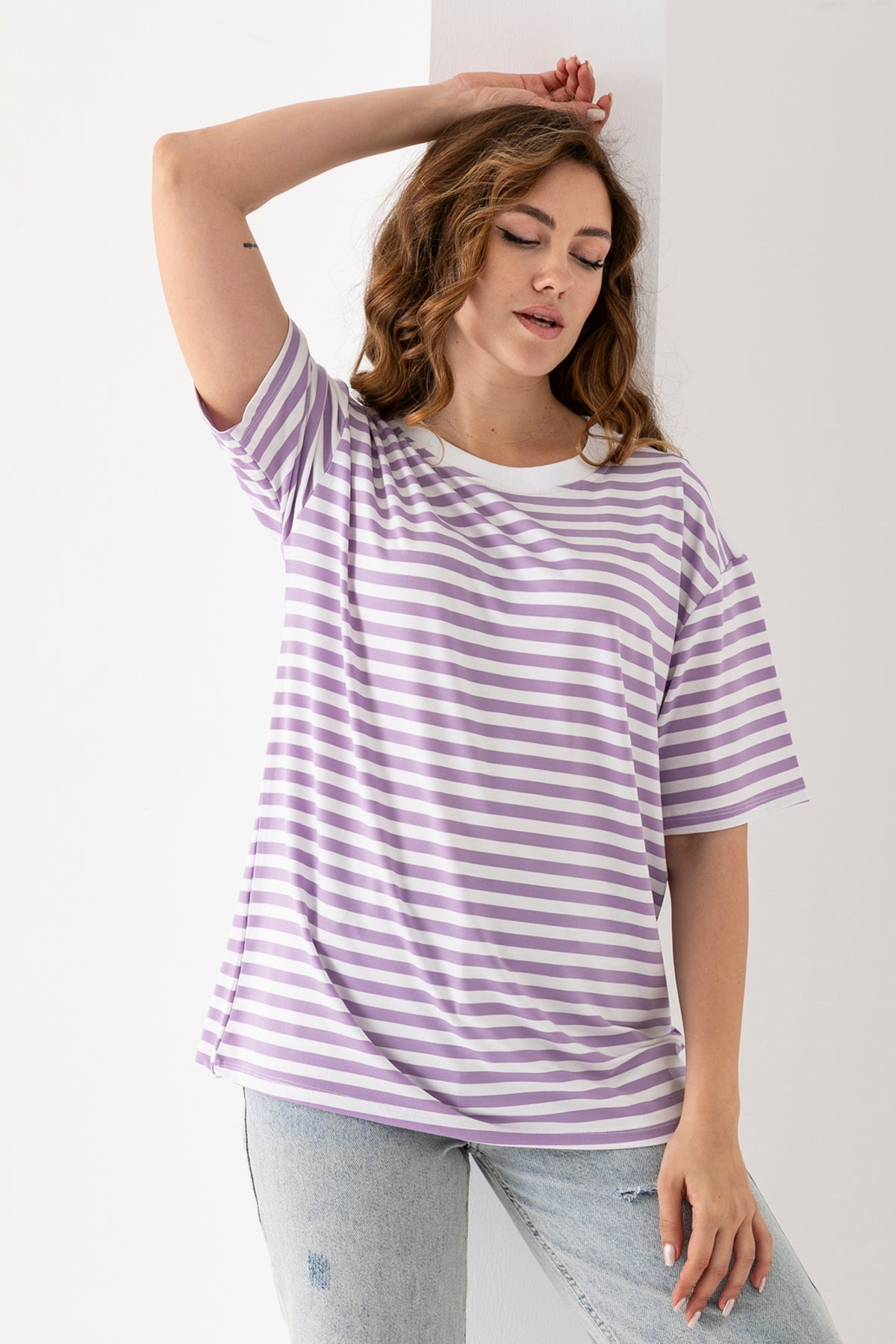 Kadın Lila Beyaz Çizgili Oversize Kısa Kollu Viskon Penye Bluz