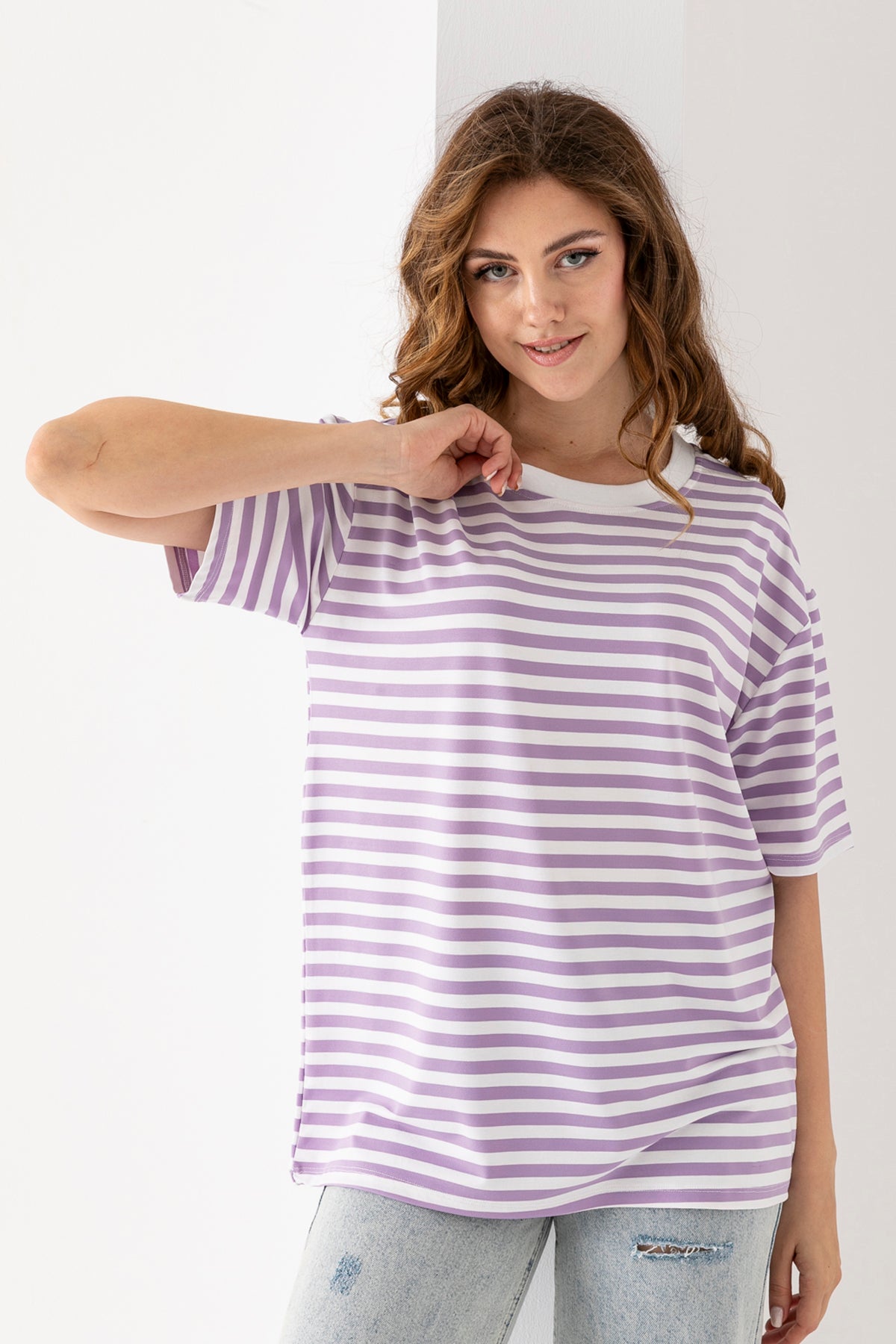 Kadın Lila Beyaz Çizgili Oversize Kısa Kollu Viskon Penye Bluz