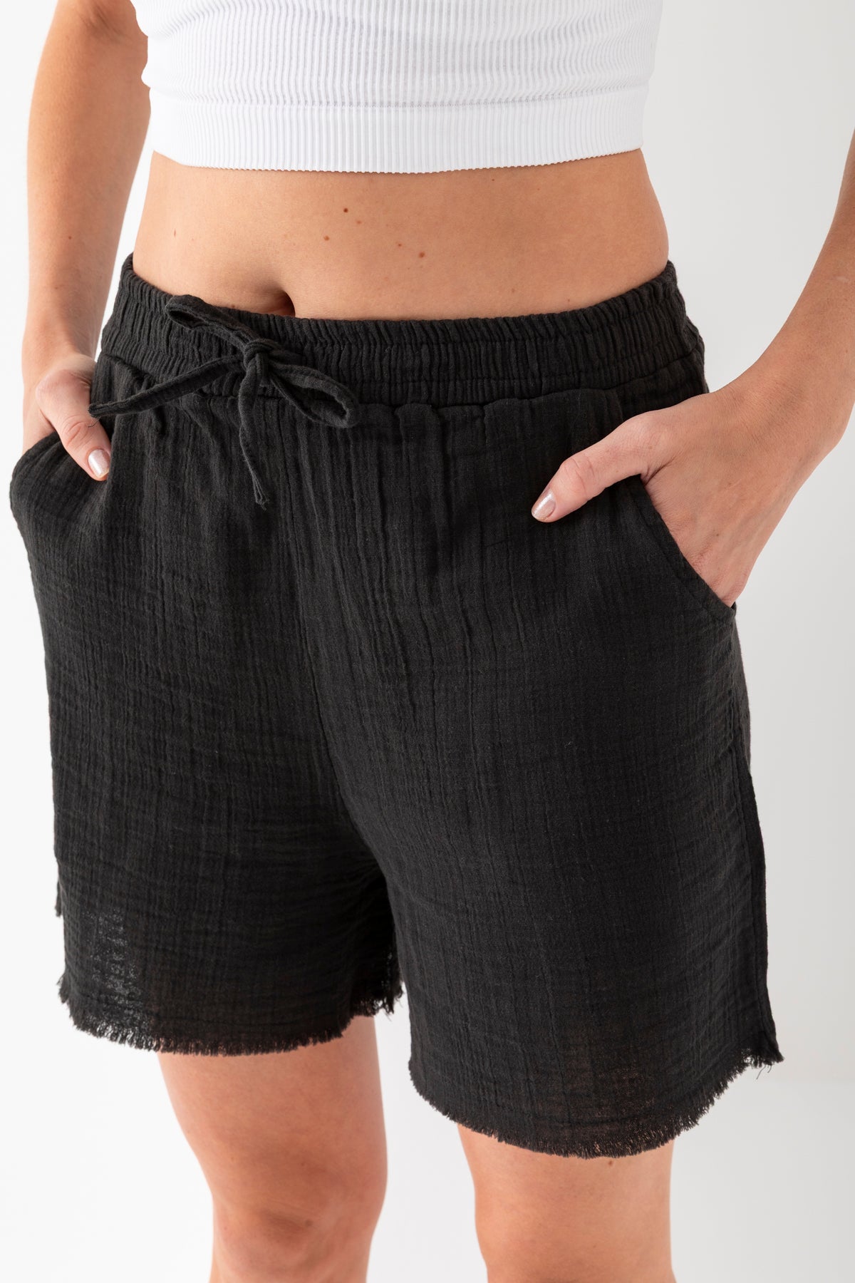 Kadın %100 Pamuk Siyah Geniş Paça Muslin Şort