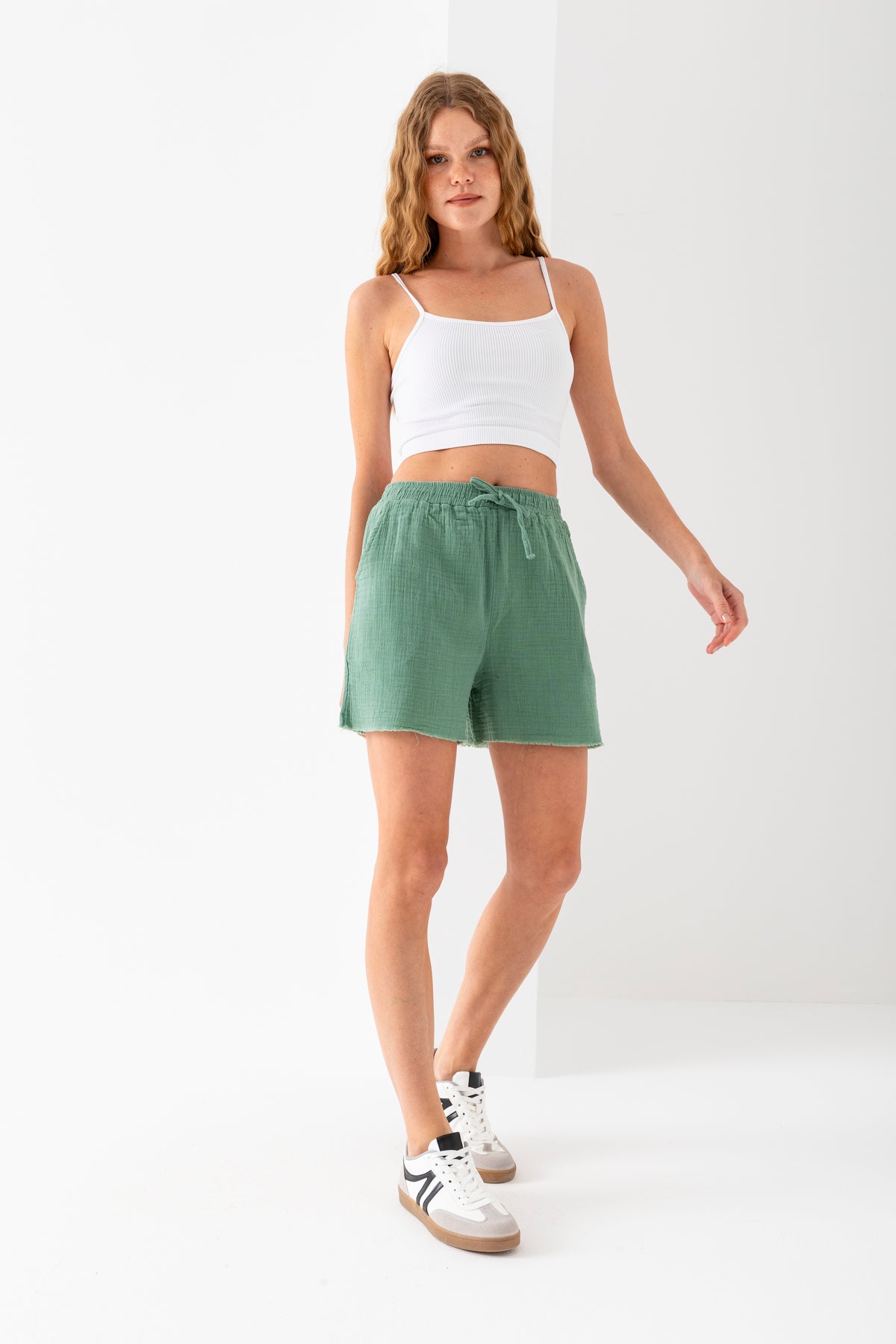 Kadın %100 Pamuk Su Yeşili Geniş Paça Muslin Şort