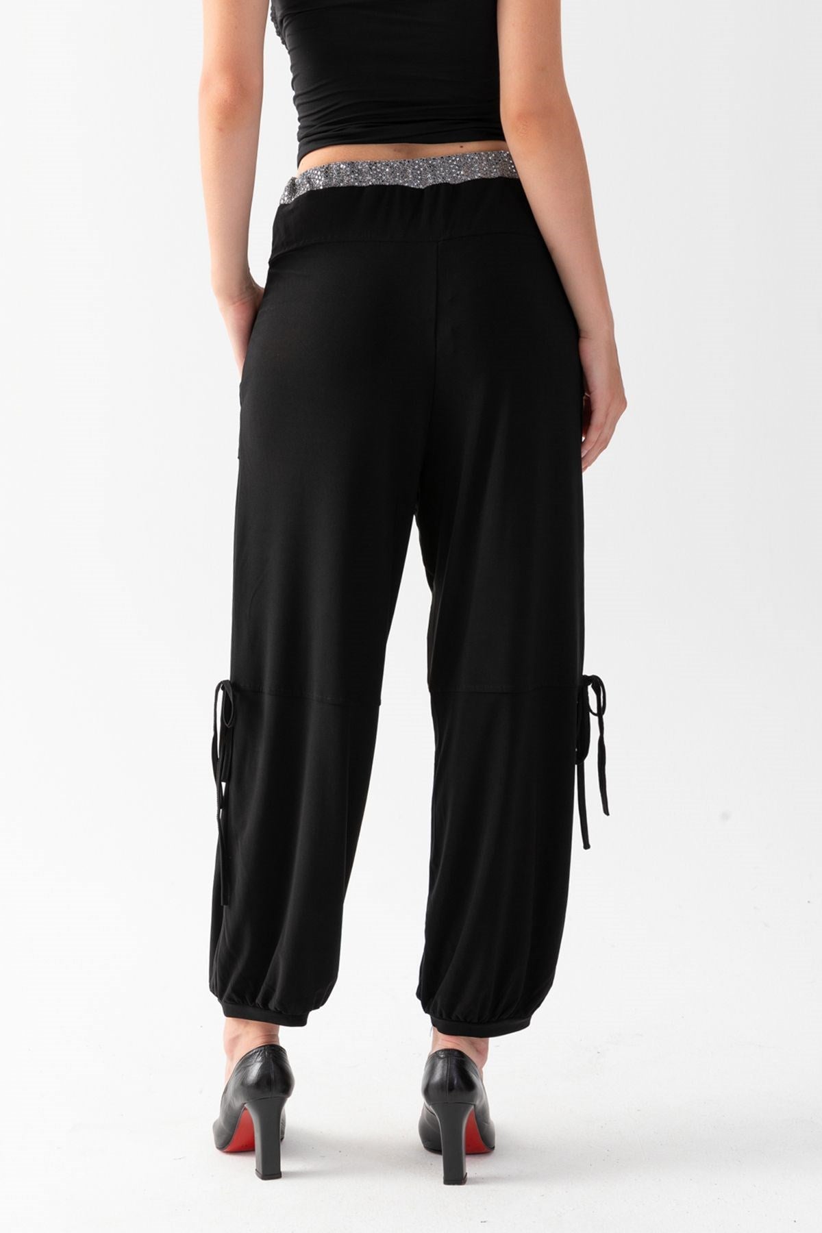 Kadın Siyah Beli Parıltı Detaylı Paçaları Manşetli Jarse Şalvar Pantolon