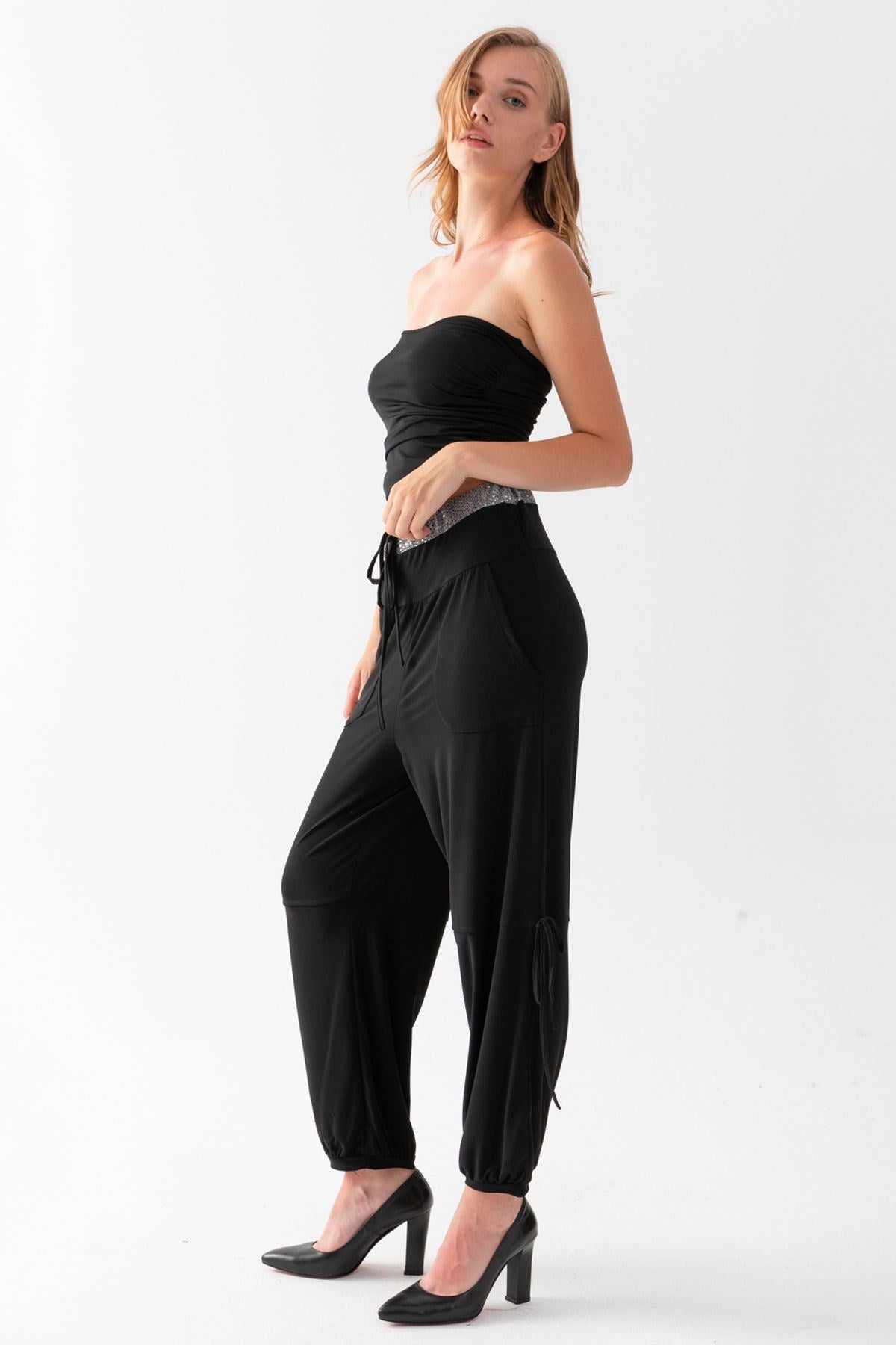 Kadın Siyah Beli Parıltı Detaylı Paçaları Manşetli Jarse Şalvar Pantolon