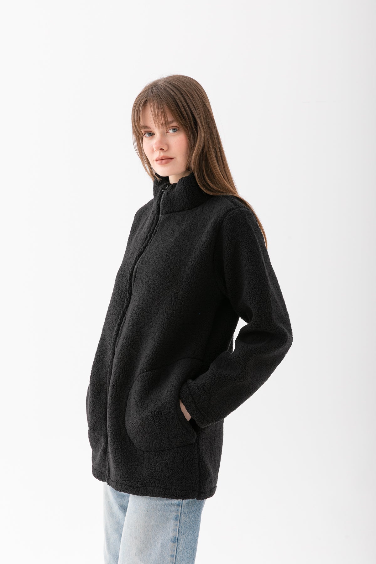 Kadın Siyah Dik Yaka Fermuarlı Polar Ceket