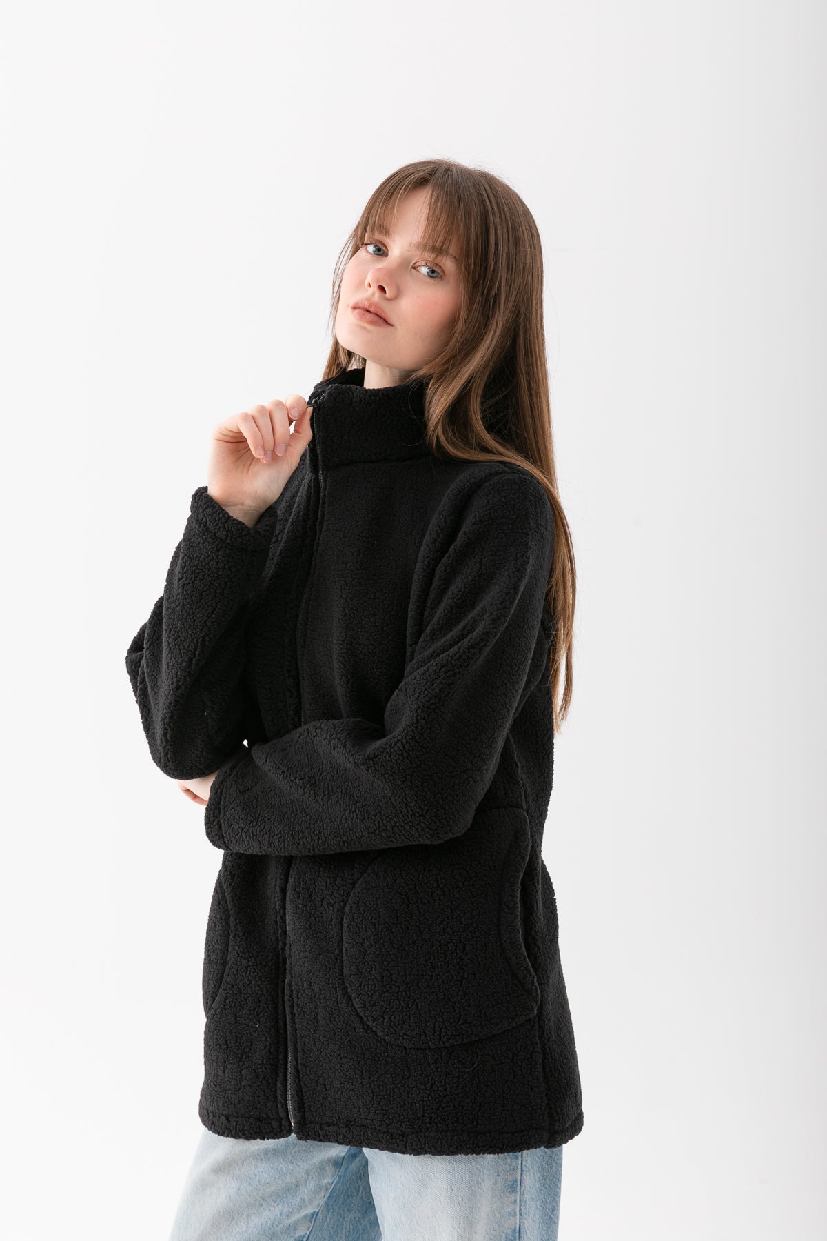 Kadın Siyah Dik Yaka Fermuarlı Polar Ceket