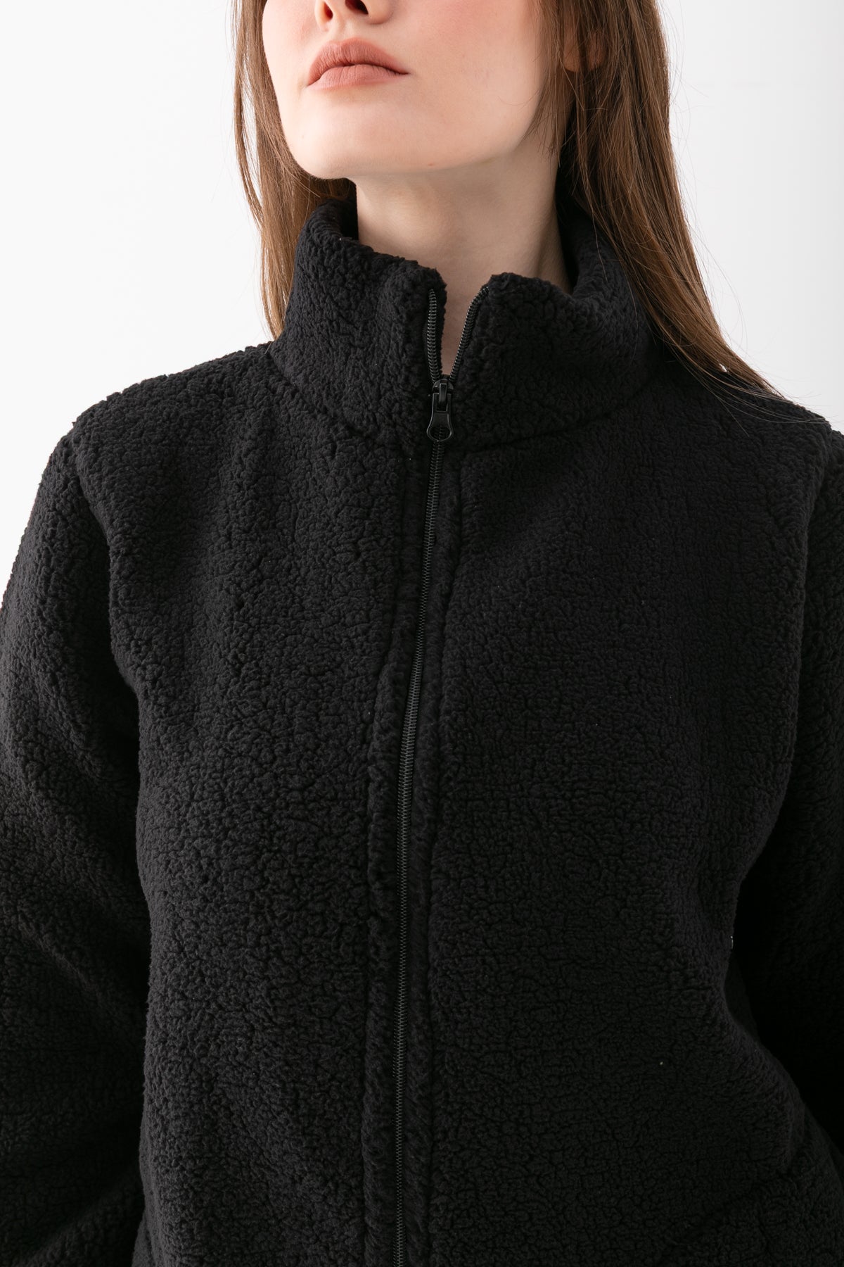 Kadın Siyah Dik Yaka Fermuarlı Polar Ceket