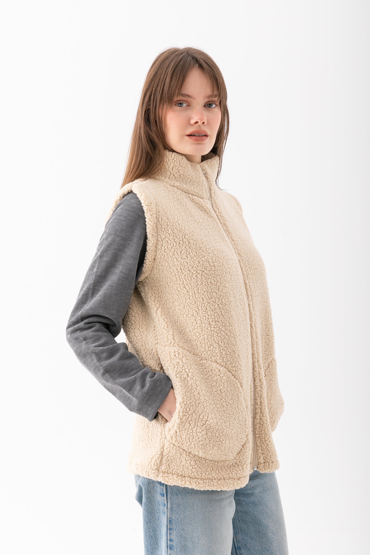 Kadın Krem Dik Yaka Fermuarlı Polar Yelek