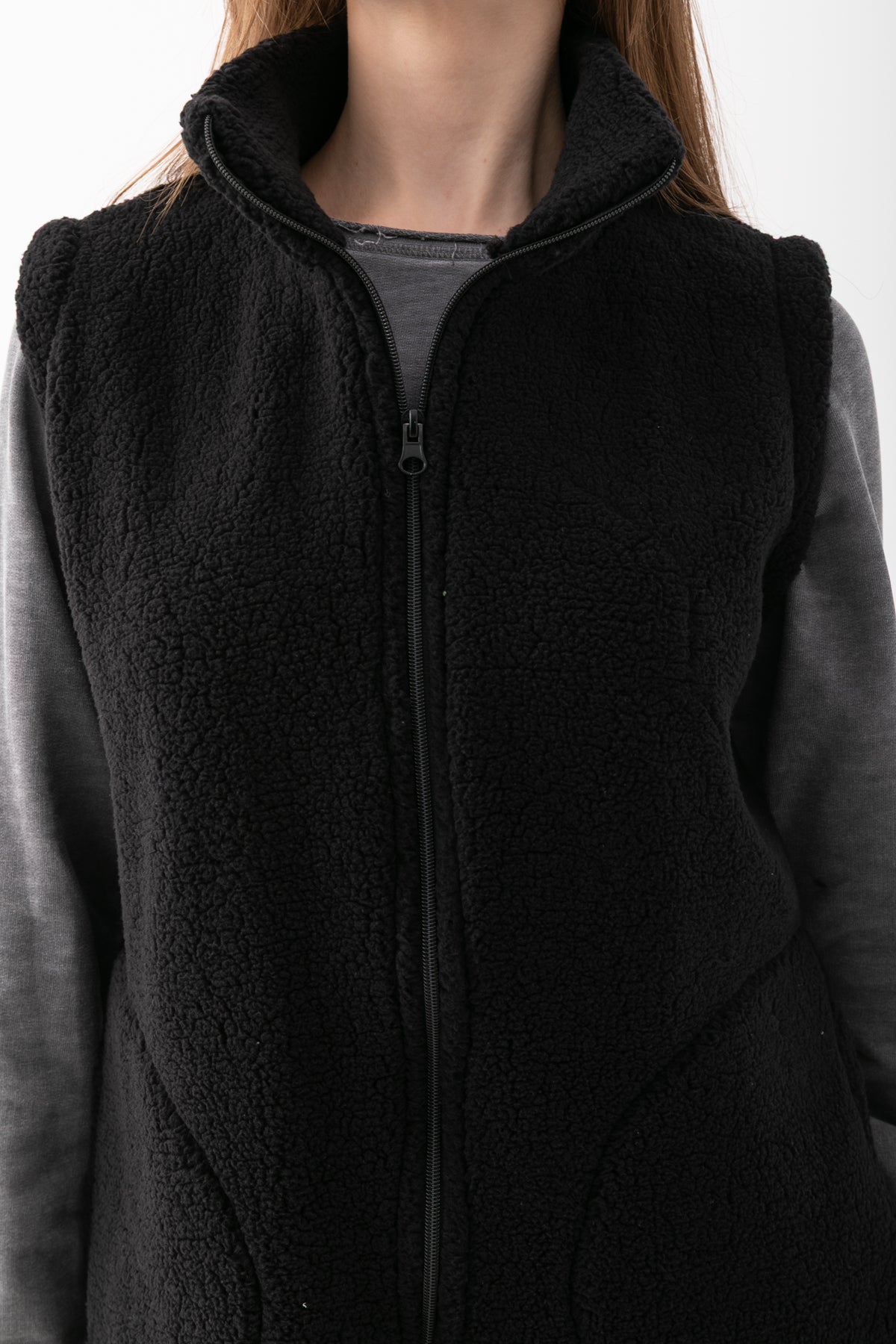 Kadın Siyah Dik Yaka Fermuarlı Polar Yelek