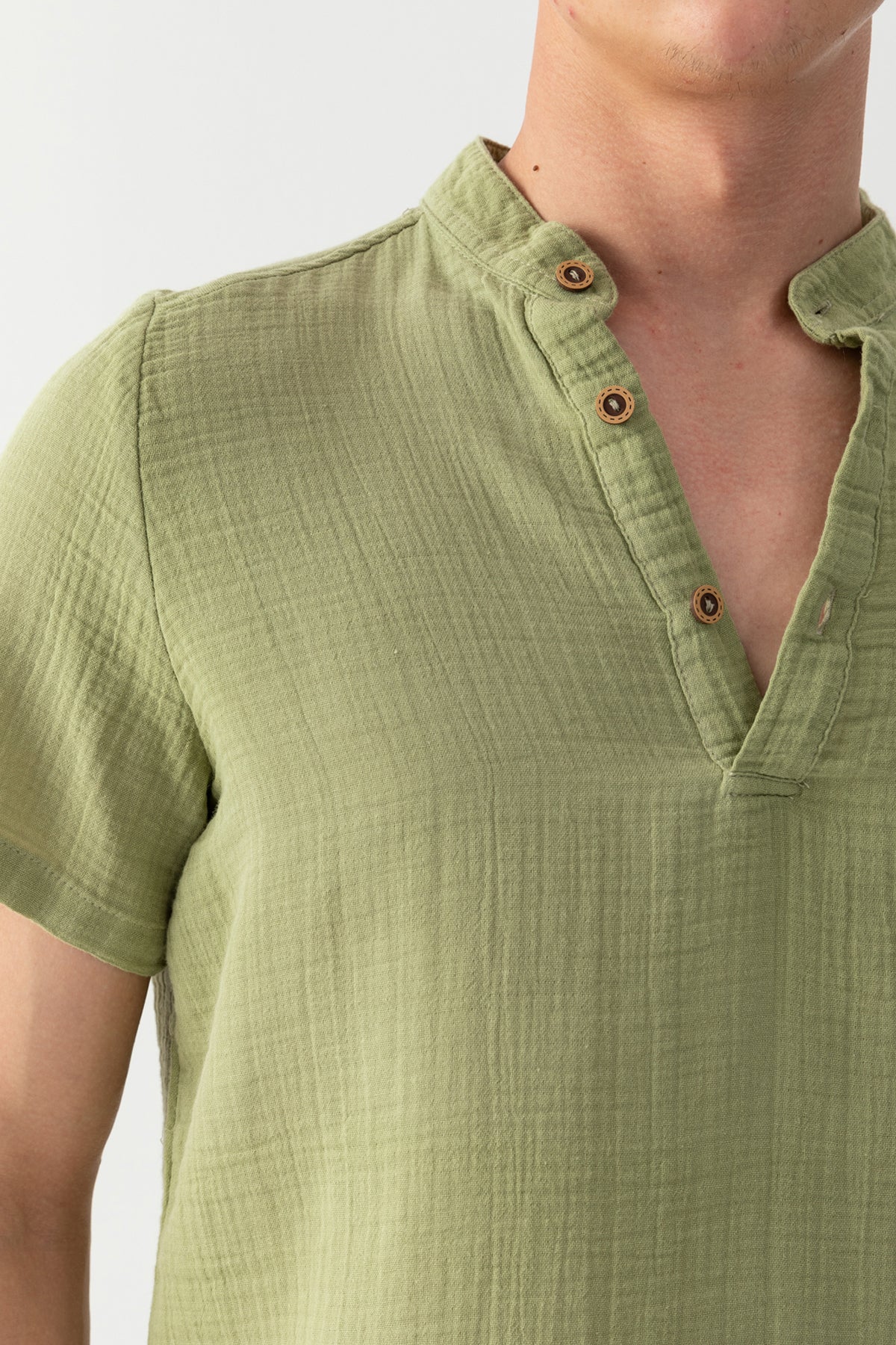 Erkek Yeşil %100 Pamuk Hakim Yaka Kısa Kollu Regular Fit Müslin Tişort