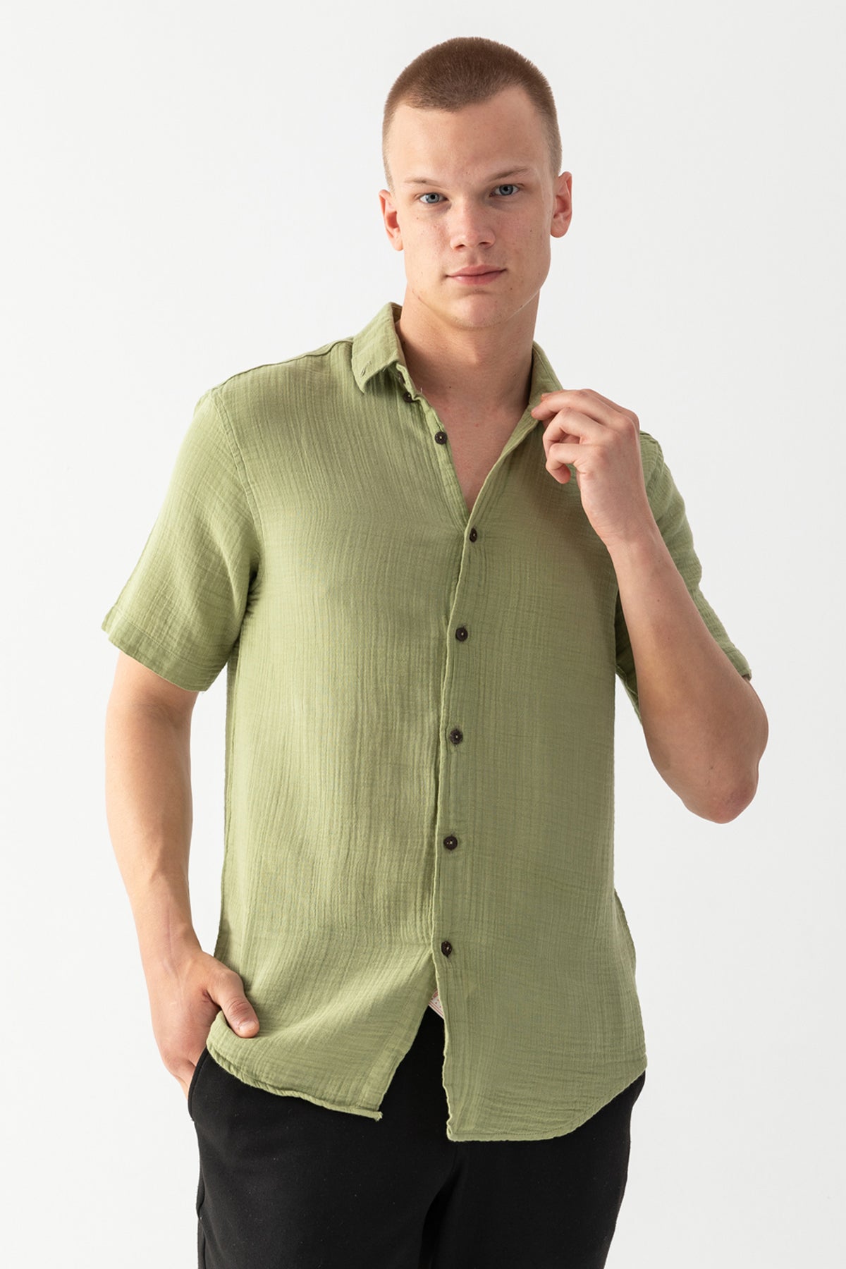 Erkek Yeşil %100 Pamuk Kısa Kollu Regular Fit Bürümcük Müslin Gömlek