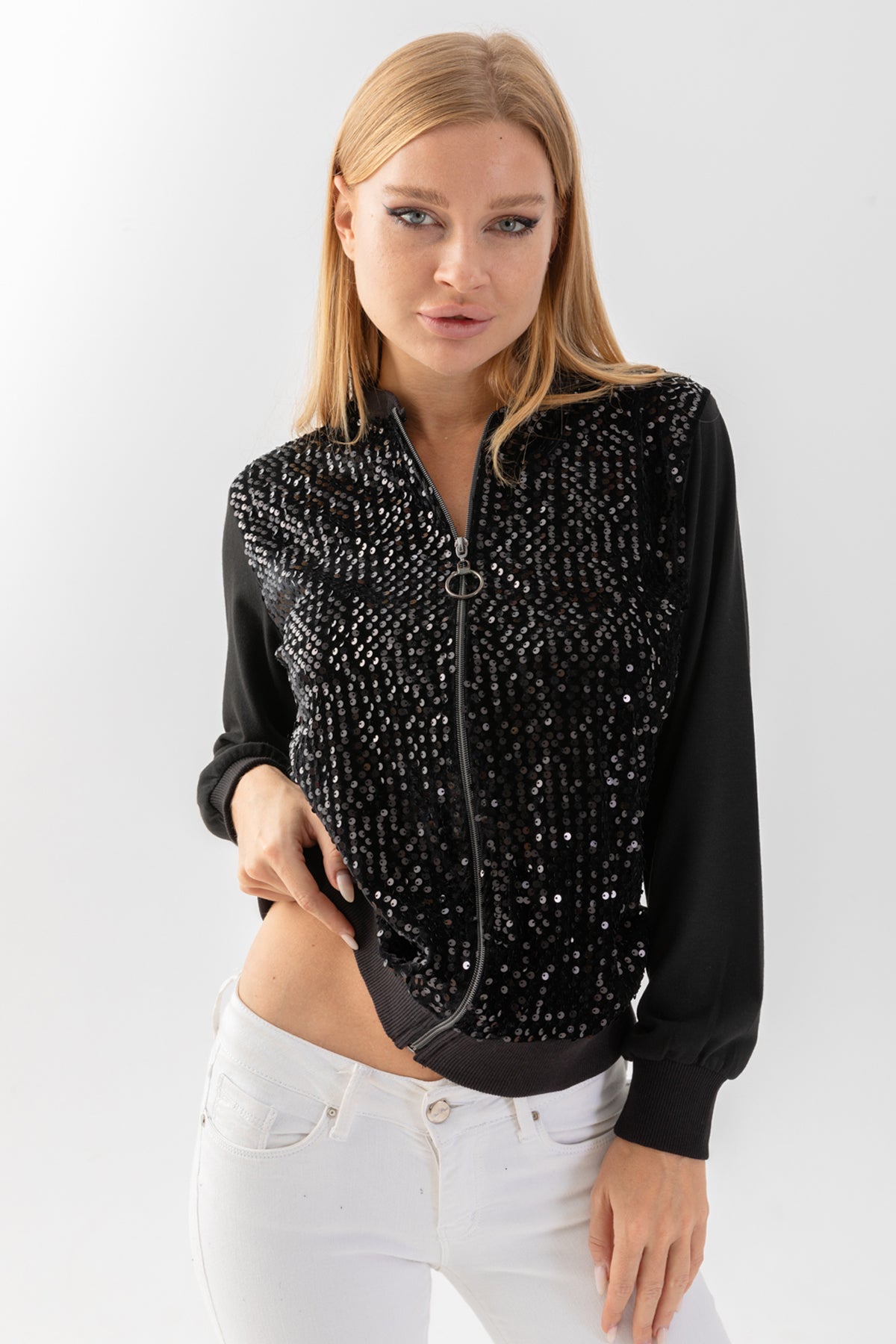 Kadın Siyah Önü Payetli Fermuarlı Triko Ceket