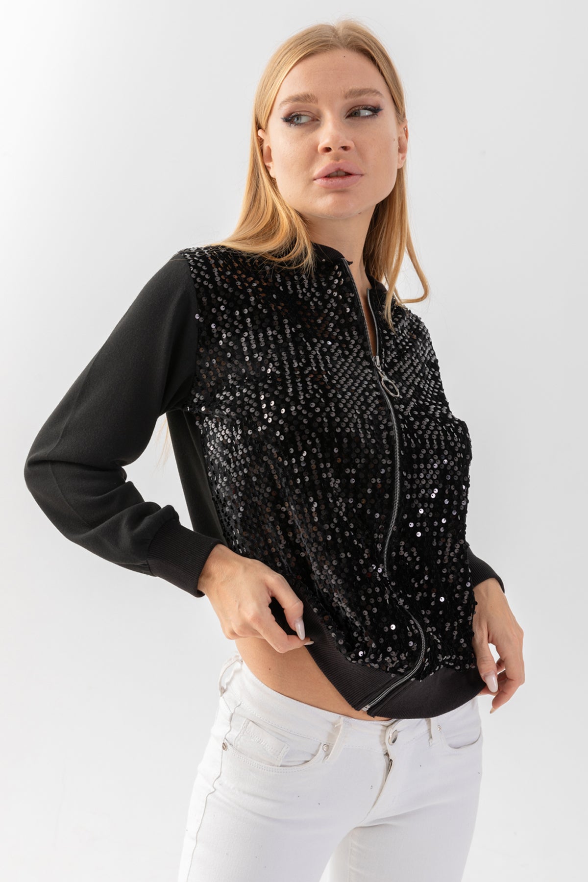 Kadın Siyah Önü Payetli Fermuarlı Triko Ceket