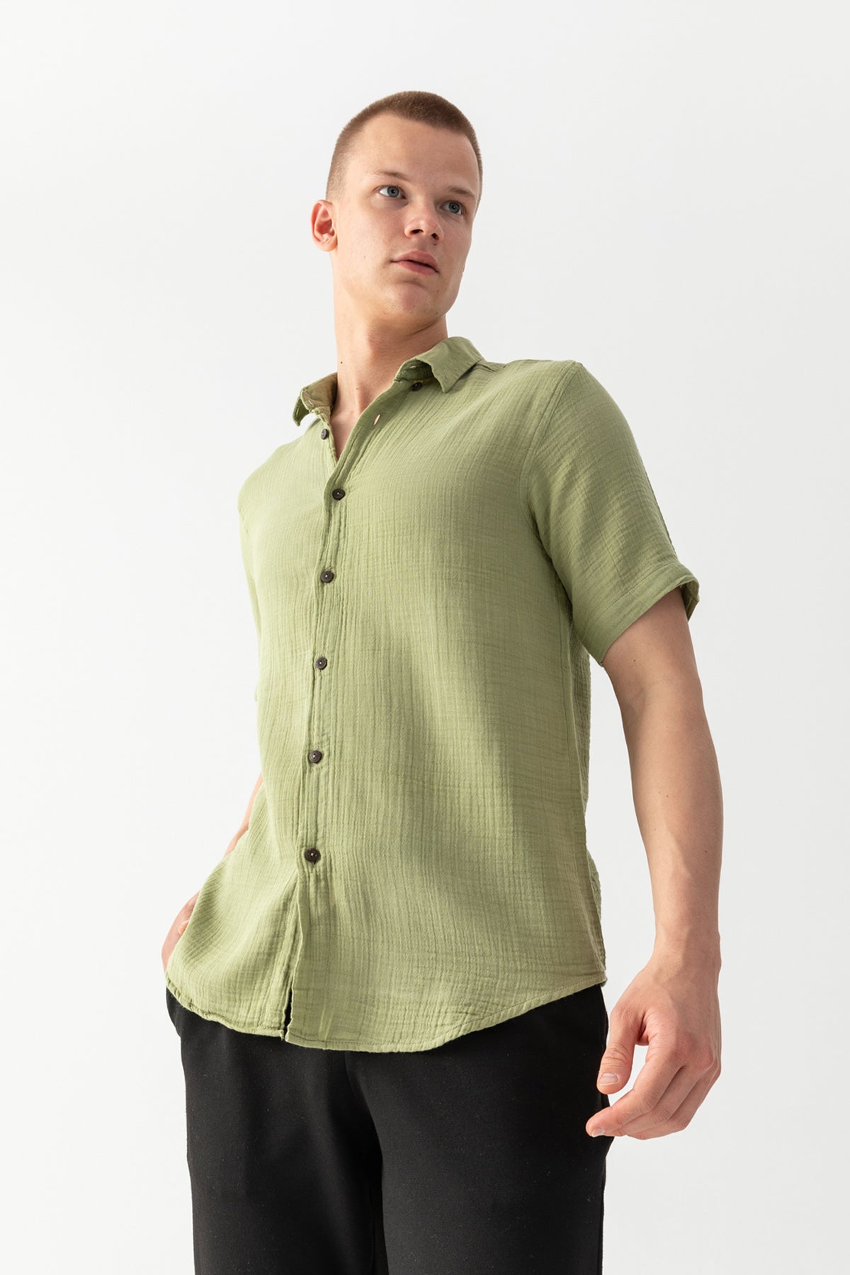 Erkek Yeşil %100 Pamuk Kısa Kollu Regular Fit Bürümcük Müslin Gömlek
