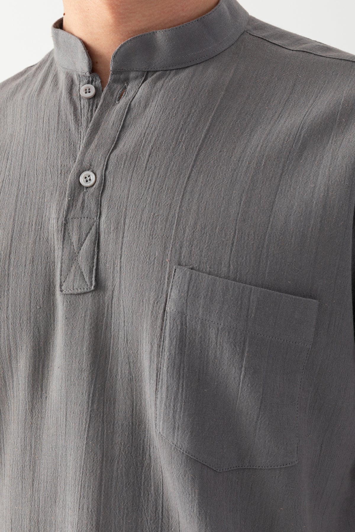 Erkek Füme %100 Pamuk Dokuma Hakim Yaka Kısa Kollu Rahat Kesim Cep Detaylı Şile Kumaş Tişort