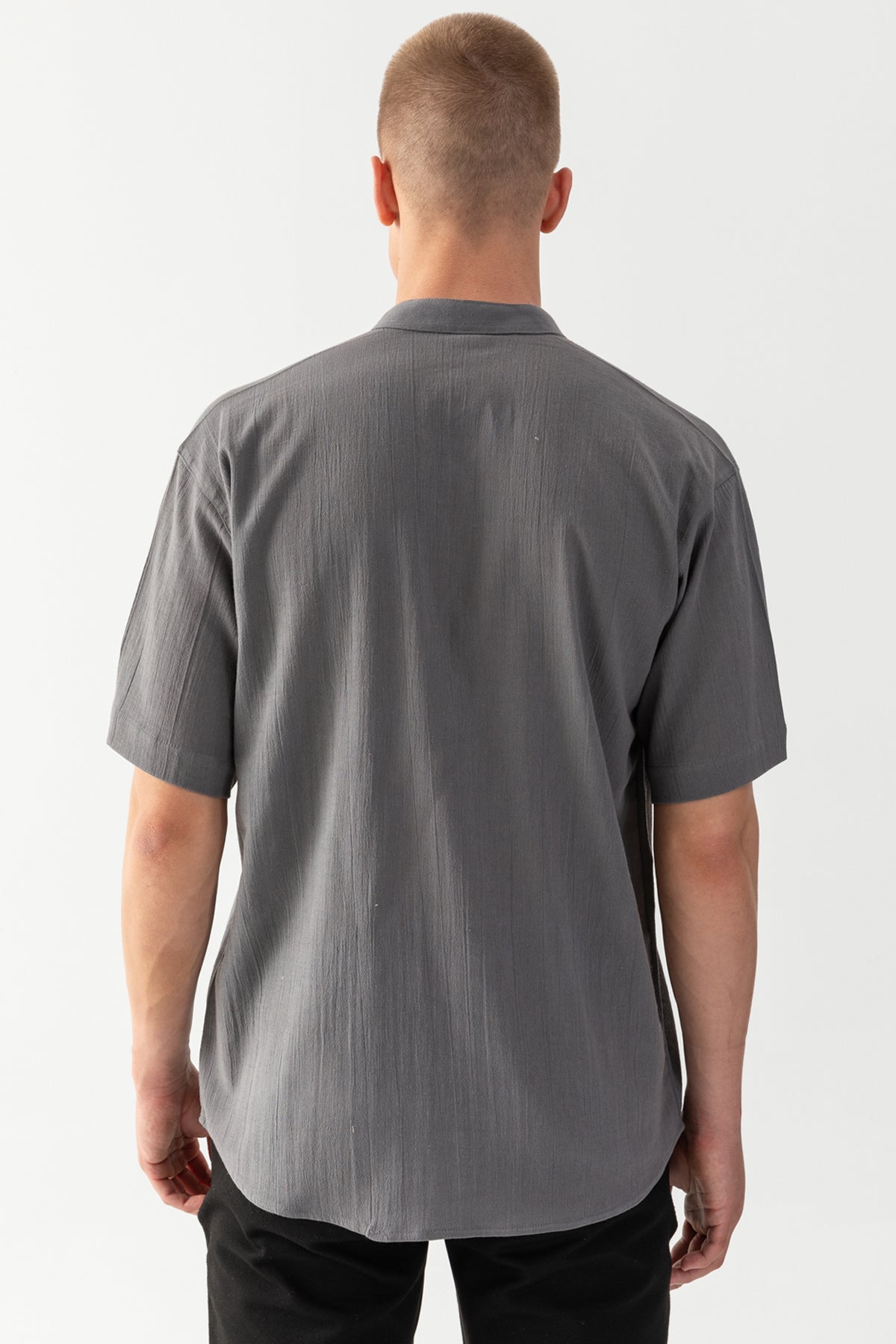 Erkek Füme %100 Pamuk Dokuma Hakim Yaka Kısa Kollu Rahat Kesim Cep Detaylı Şile Kumaş Tişort