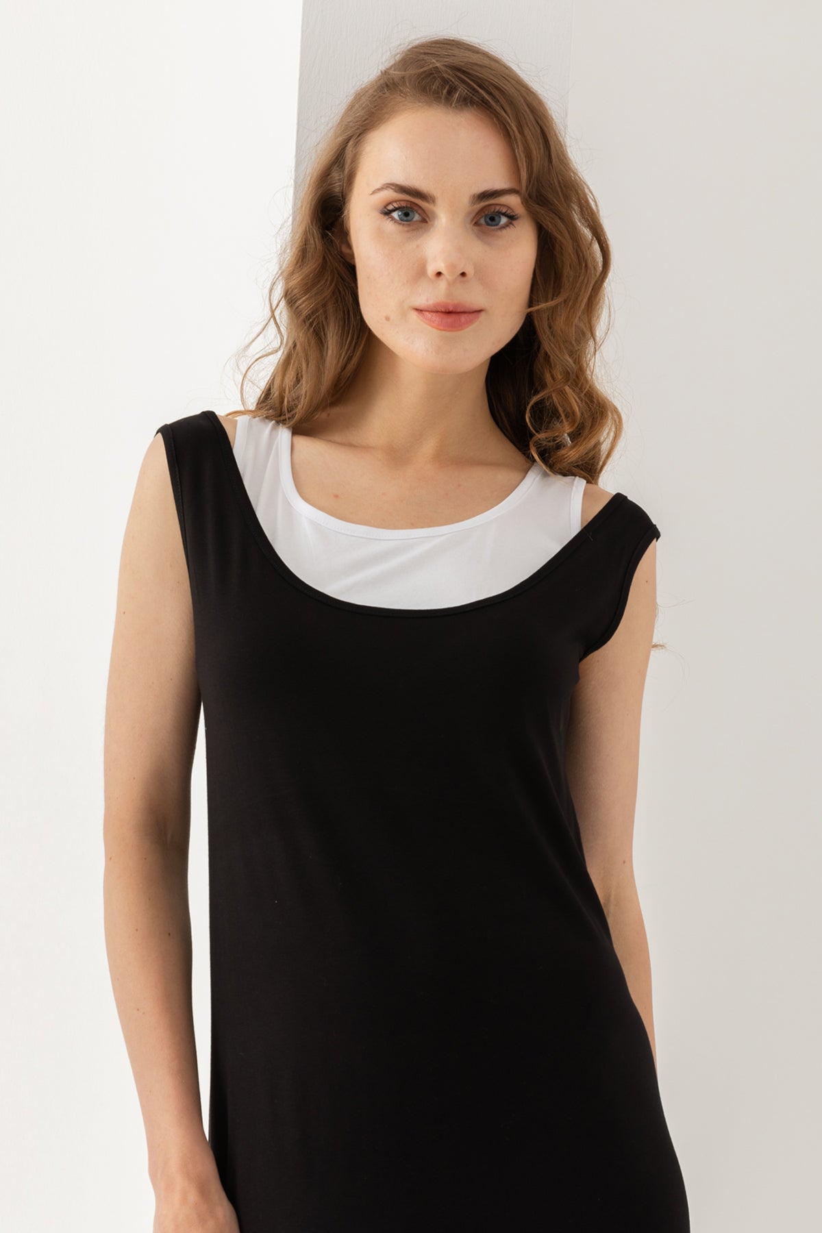 Kadın Siyah Atlet Detalyı Arka Dekolte Viskon Penye Elbise