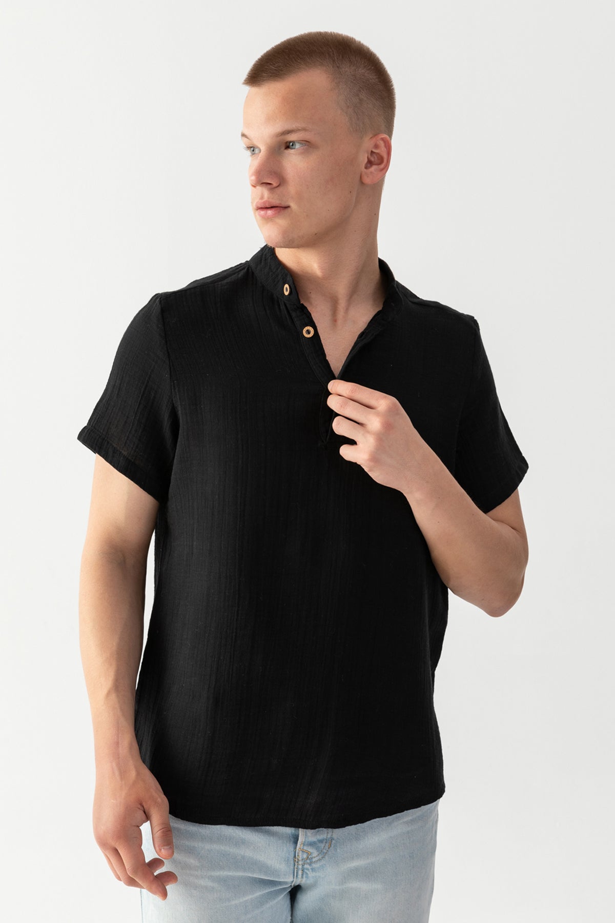 Erkek Siyah %100 Pamuk Hakim Yaka Kısa Kollu Regular Fit Müslin Tişort