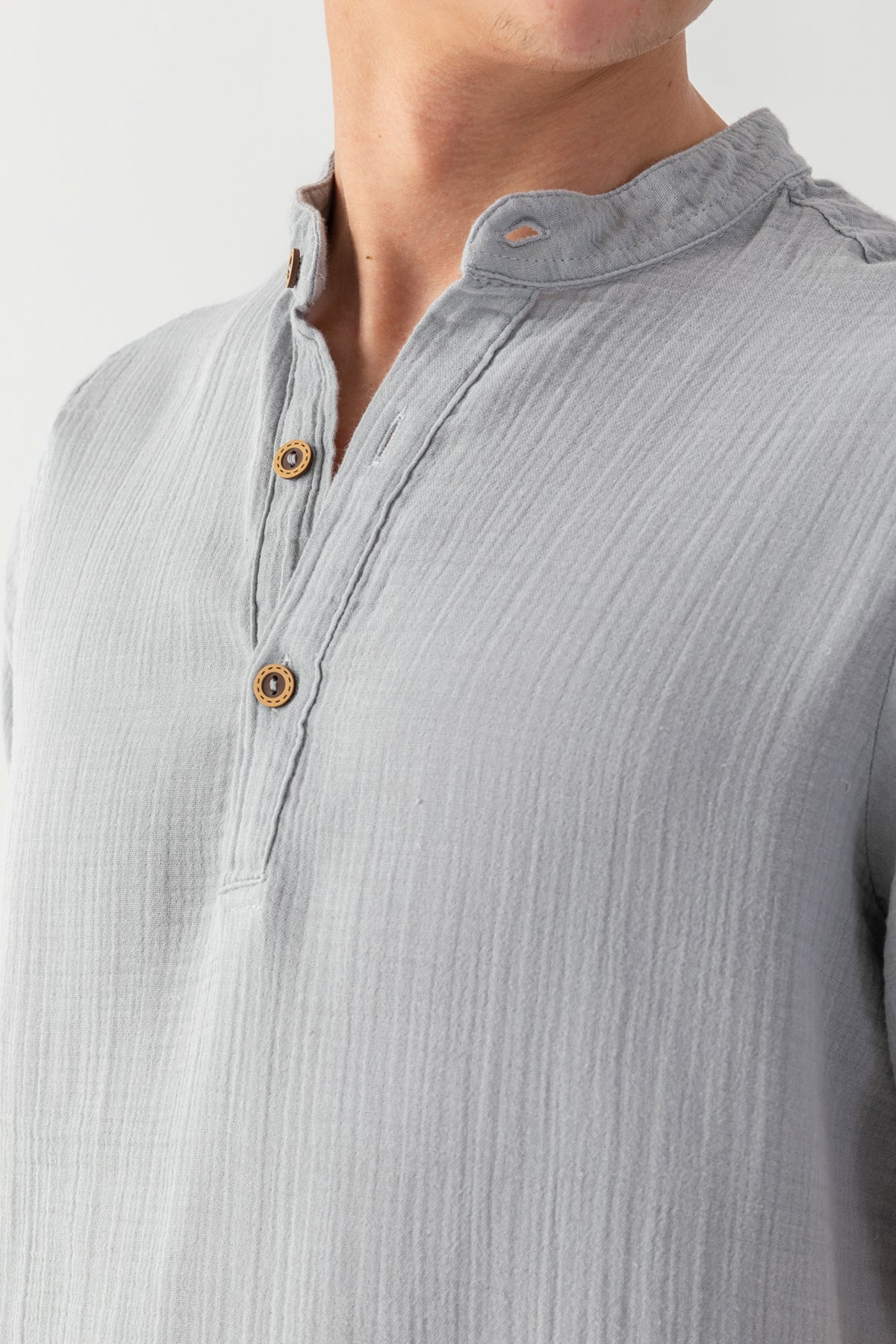 Erkek Gri %100 Pamuk Hakim Yaka Kısa Kollu Regular Fit Müslin Tişort