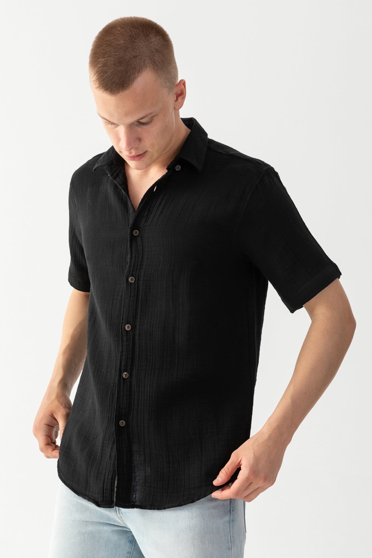 Erkek Siyah %100 Pamuk Kısa Kollu Regular Fit Bürümcük Müslin Gömlek