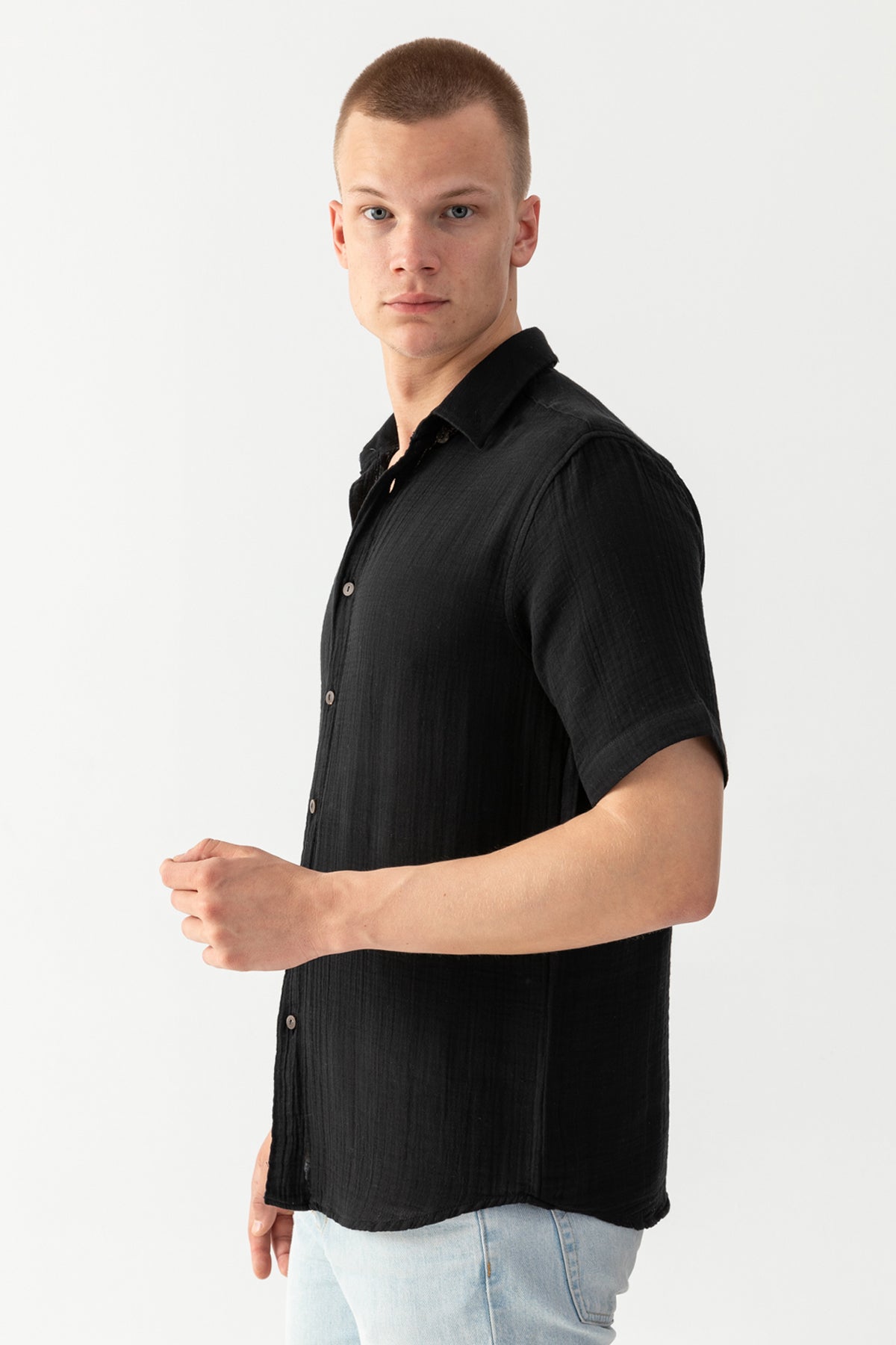 Erkek Siyah %100 Pamuk Kısa Kollu Regular Fit Bürümcük Müslin Gömlek