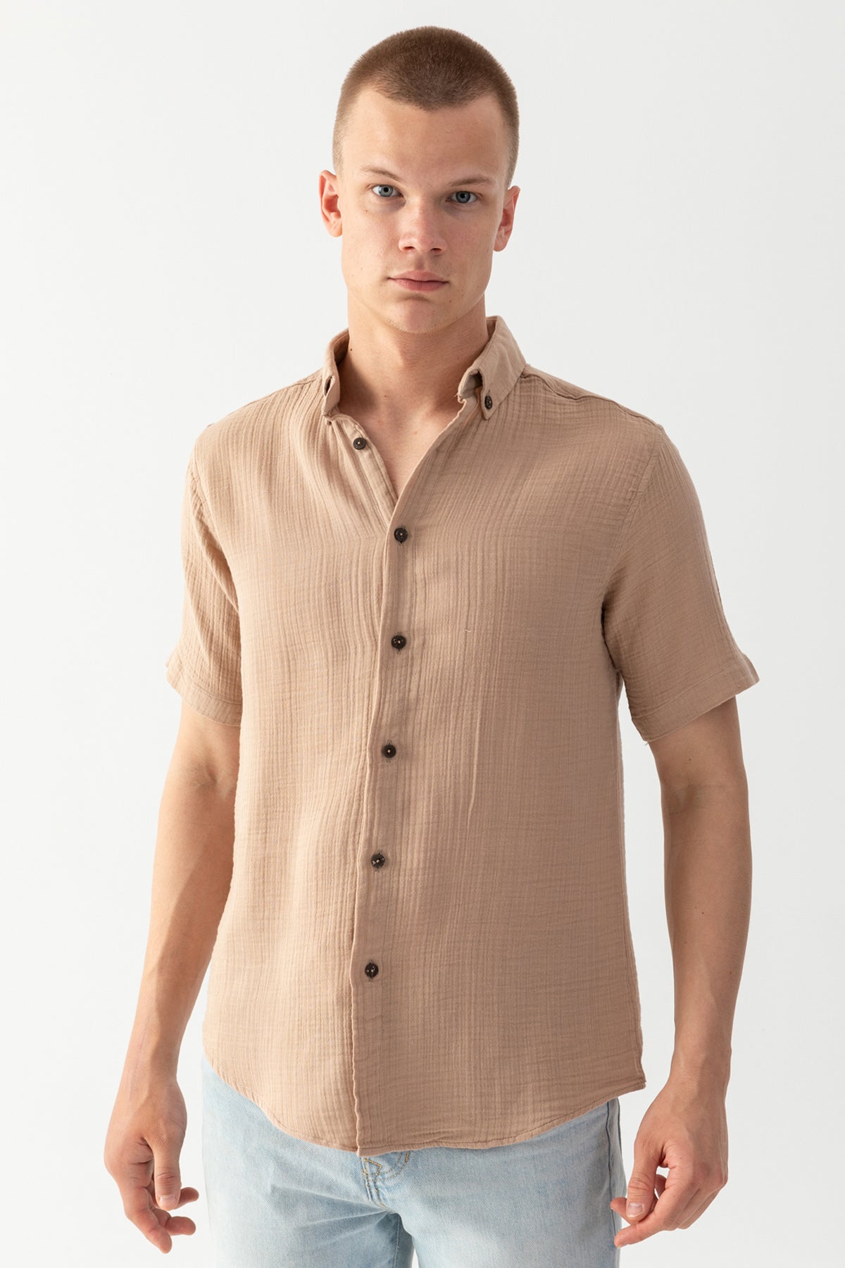 Erkek Bej %100 Pamuk Kısa Kollu Regular Fit Bürümcük Müslin Gömlek