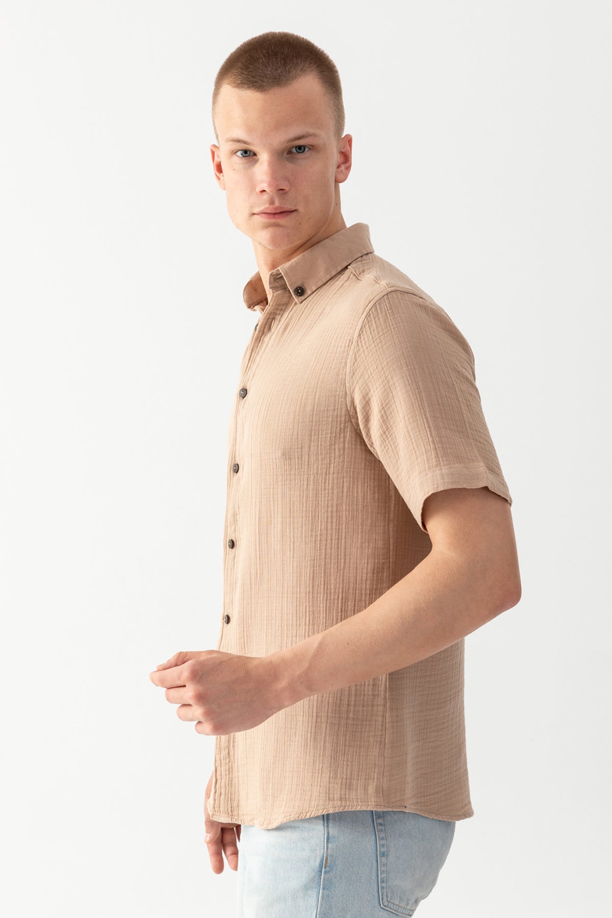 Erkek Bej %100 Pamuk Kısa Kollu Regular Fit Bürümcük Müslin Gömlek