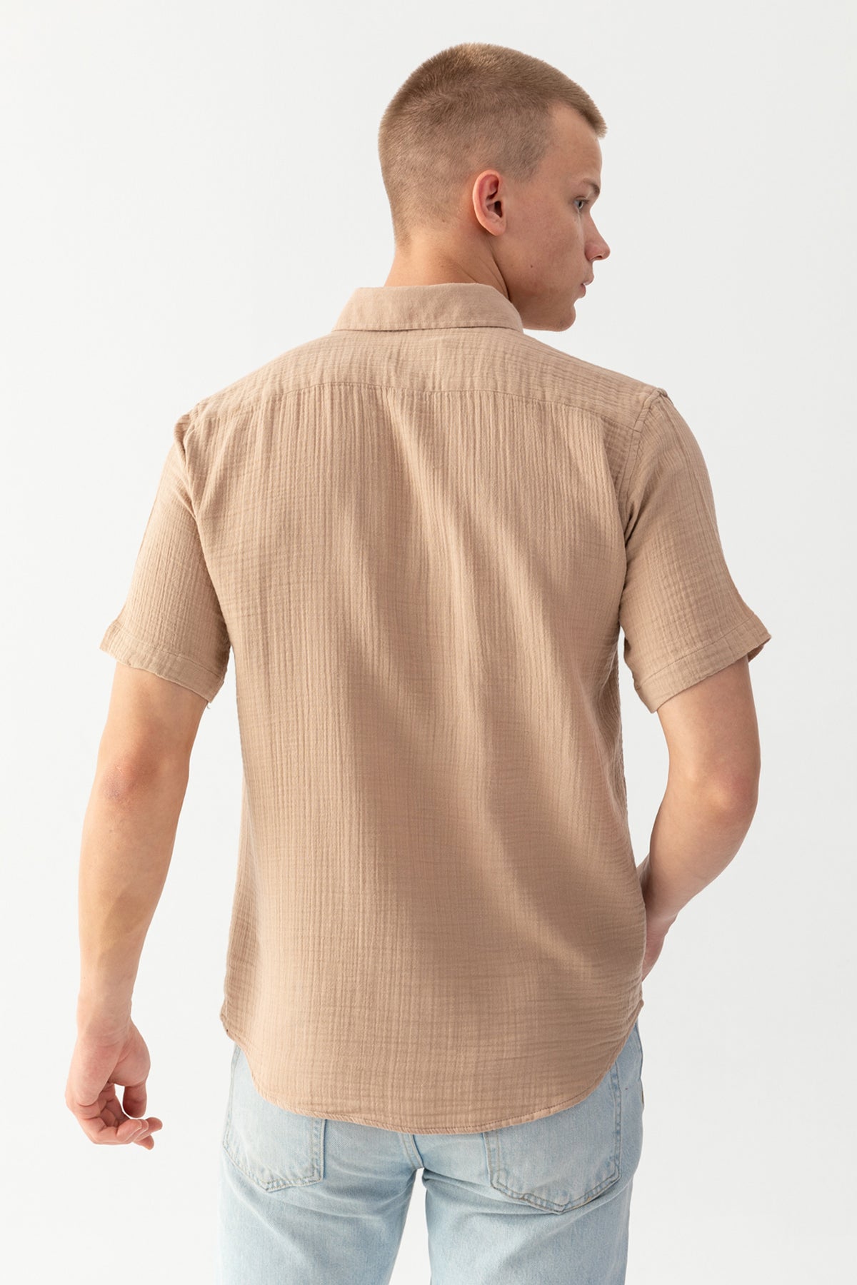 Erkek Bej %100 Pamuk Kısa Kollu Regular Fit Bürümcük Müslin Gömlek