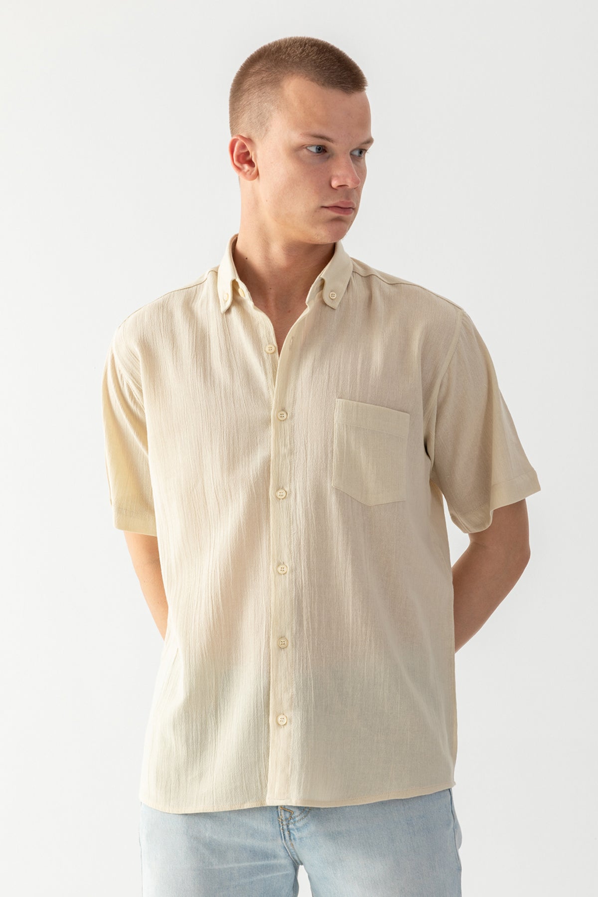 Erkek Bej %100 Pamuk Dokuma Kısa Kollu Rahat Kesim Cep Detaylı Şile Kumaş Gömlek