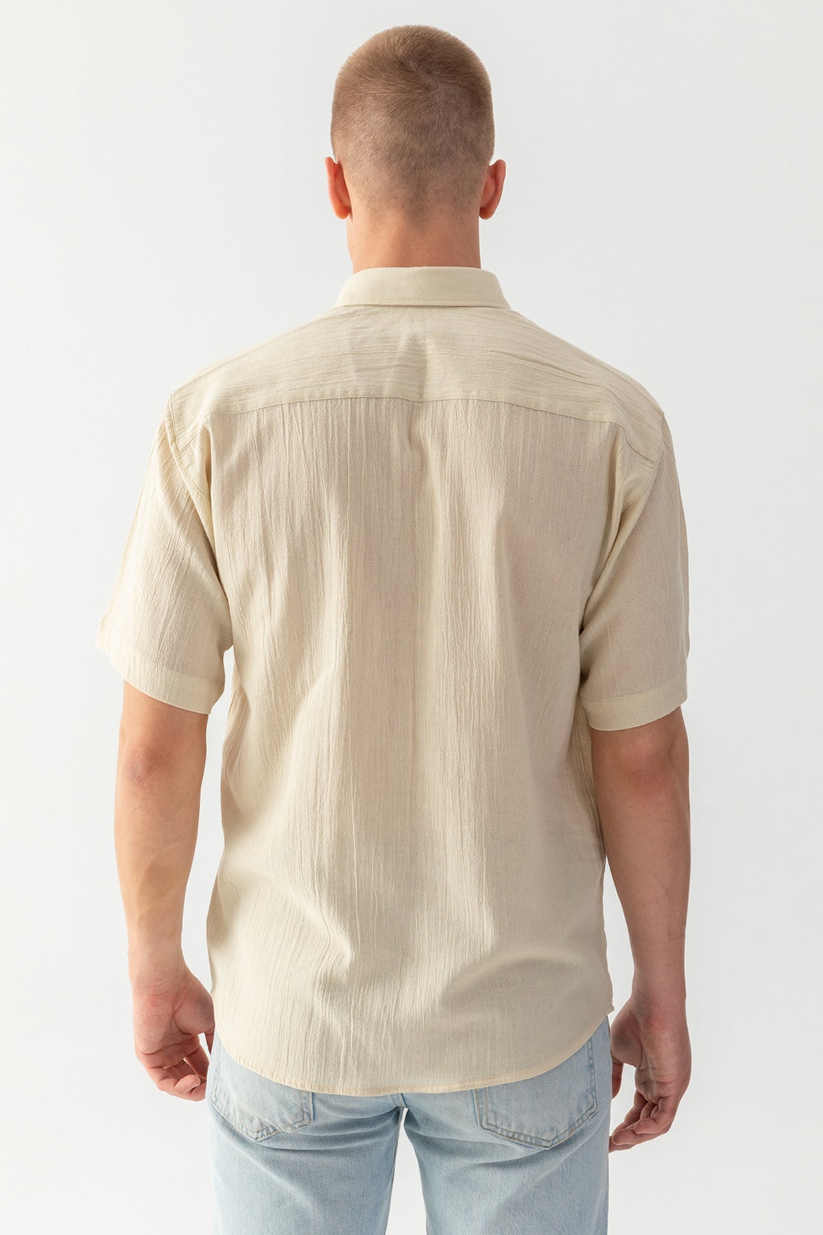 Erkek Bej %100 Pamuk Dokuma Kısa Kollu Rahat Kesim Cep Detaylı Şile Kumaş Gömlek