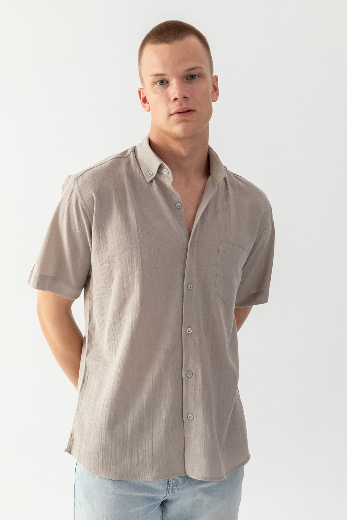 Erkek Gri %100 Pamuk Dokuma Kısa Kollu Rahat Kesim Cep Detaylı Şile Kumaş Gömlek