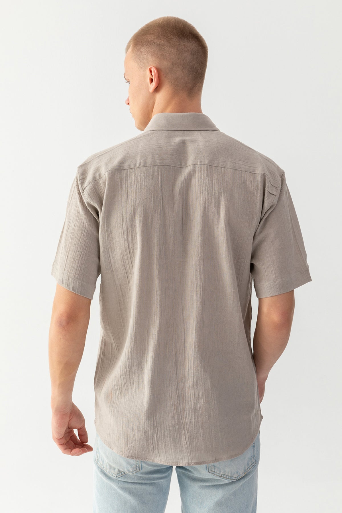 Erkek Gri %100 Pamuk Dokuma Kısa Kollu Rahat Kesim Cep Detaylı Şile Kumaş Gömlek