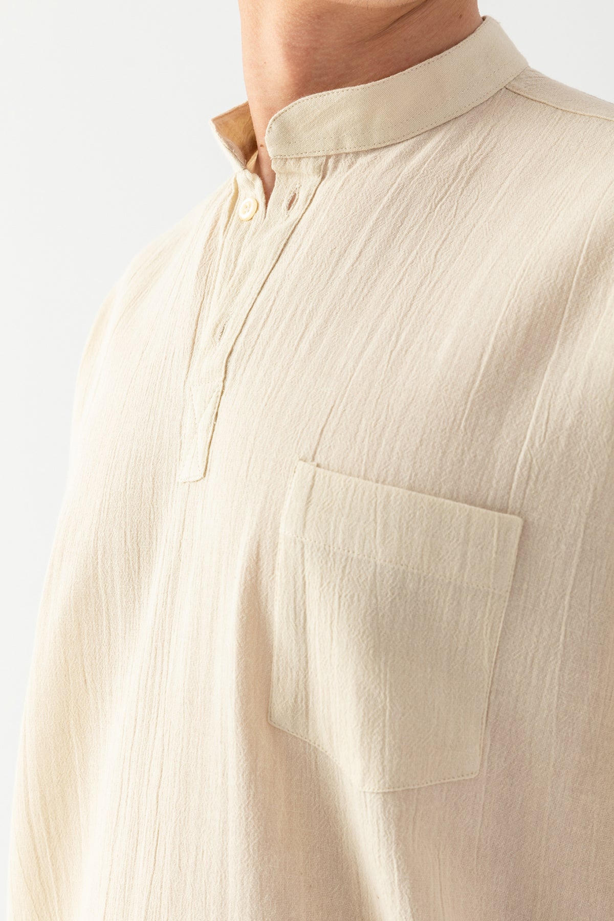 Erkek Bej %100 Pamuk Dokuma Hakim Yaka Kısa Kollu Rahat Kesim Cep Detaylı Şile Kumaş Tişort