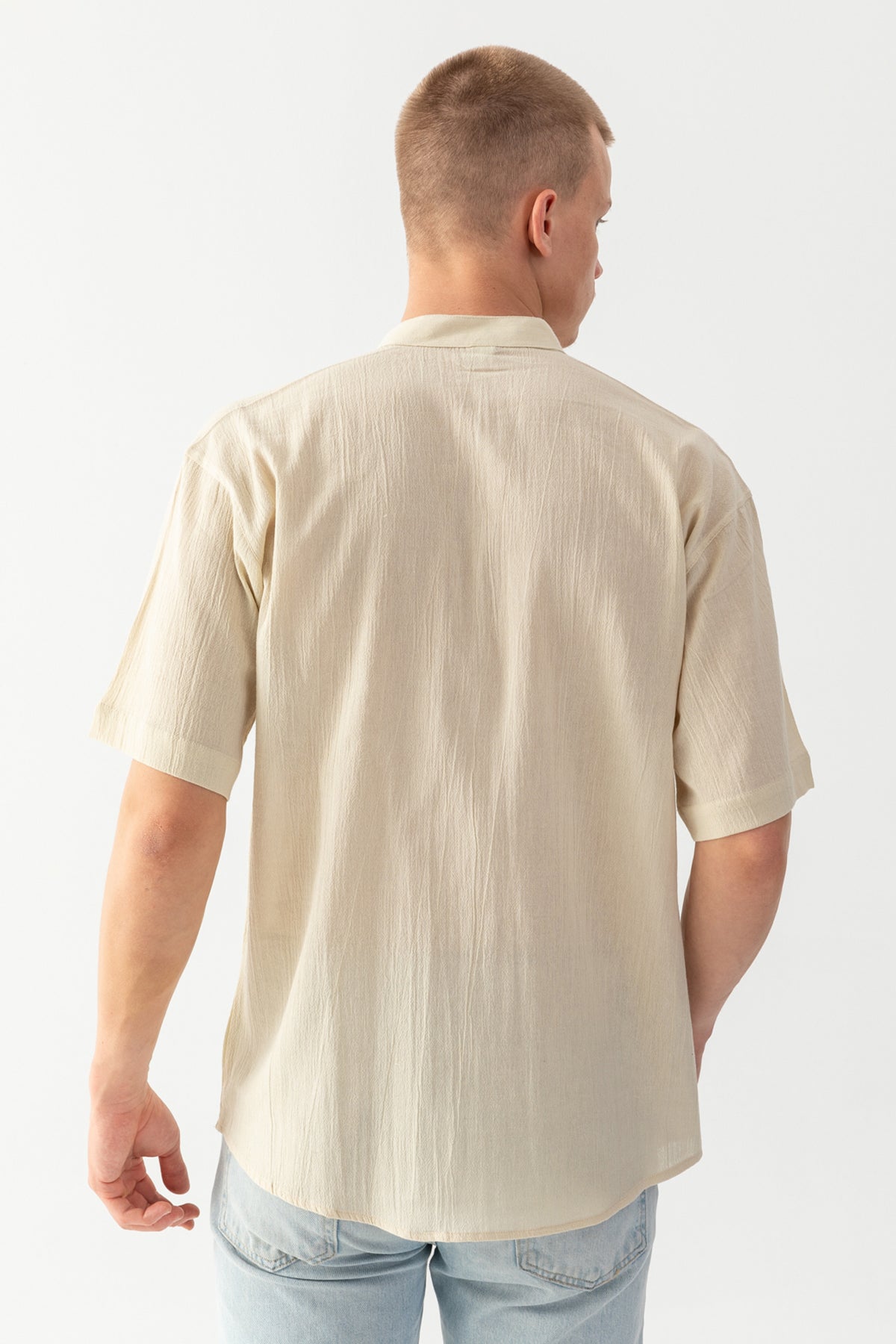 Erkek Bej %100 Pamuk Dokuma Hakim Yaka Kısa Kollu Rahat Kesim Cep Detaylı Şile Kumaş Tişort