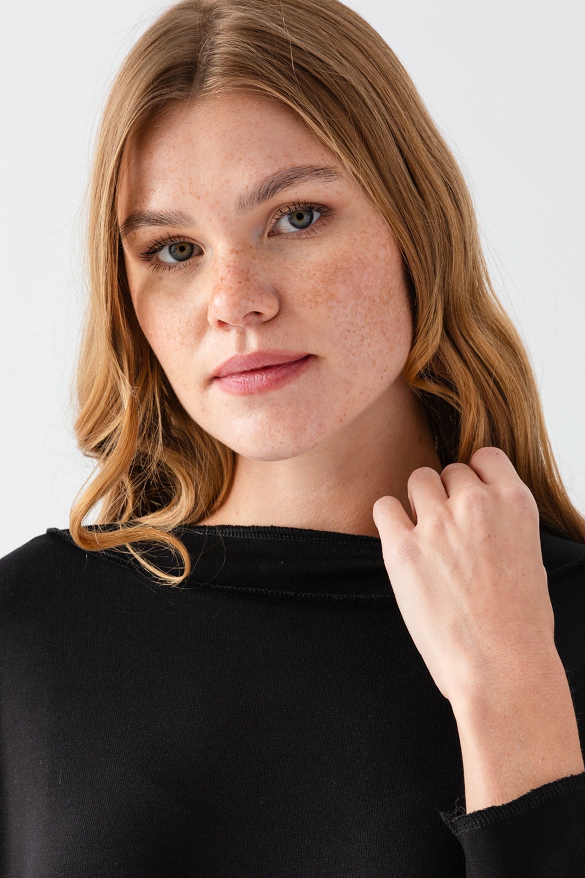 Kadın Siyah Eteği Asimetrik Salaş Kesim Basic Tunik