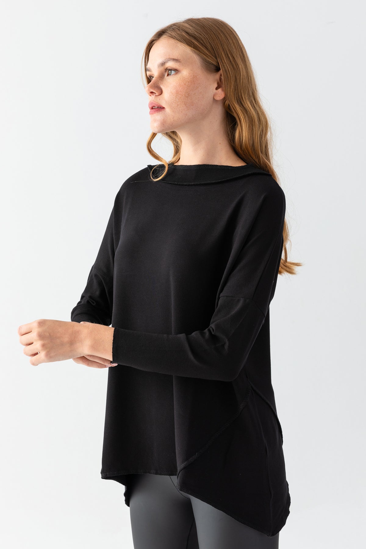Kadın Siyah Eteği Asimetrik Salaş Kesim Basic Tunik
