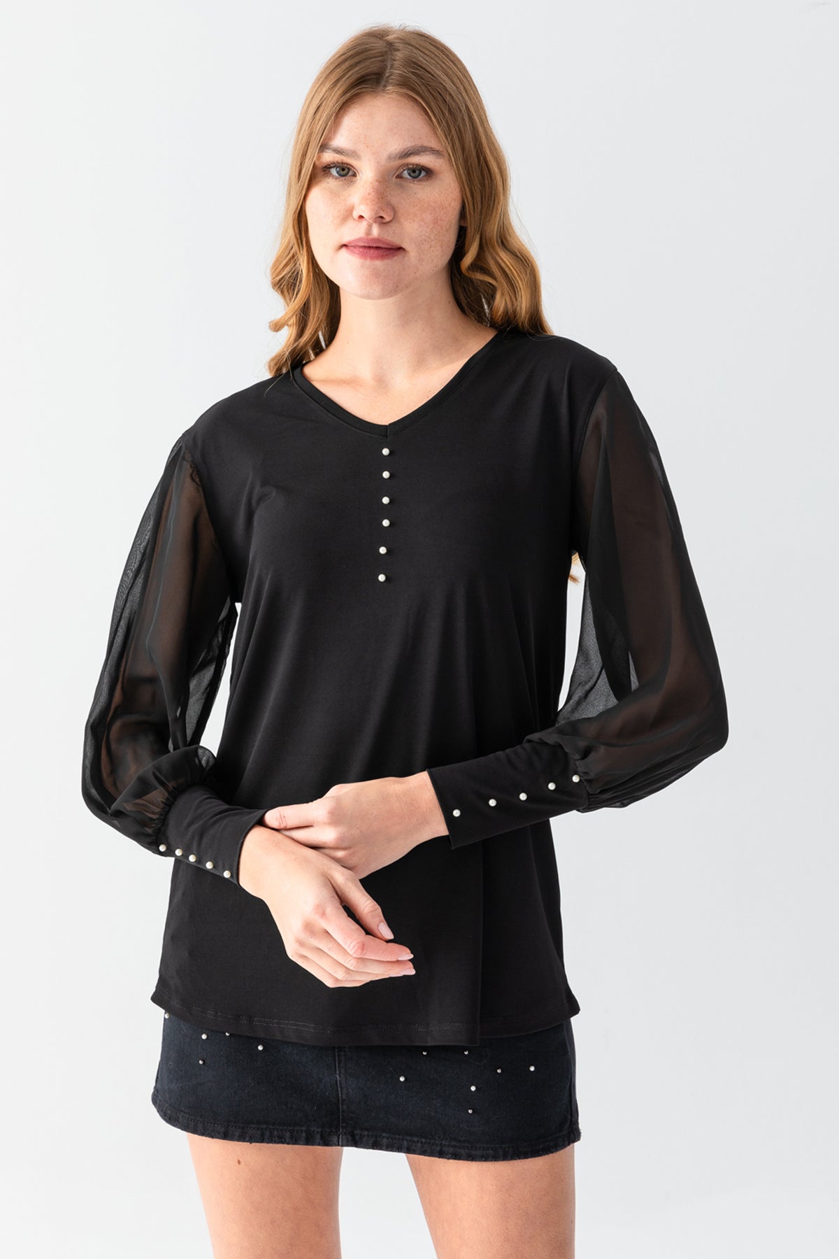 Kadın Siyah Yakası İnci Detaylı Kolları Tüllü Jarse Bluz