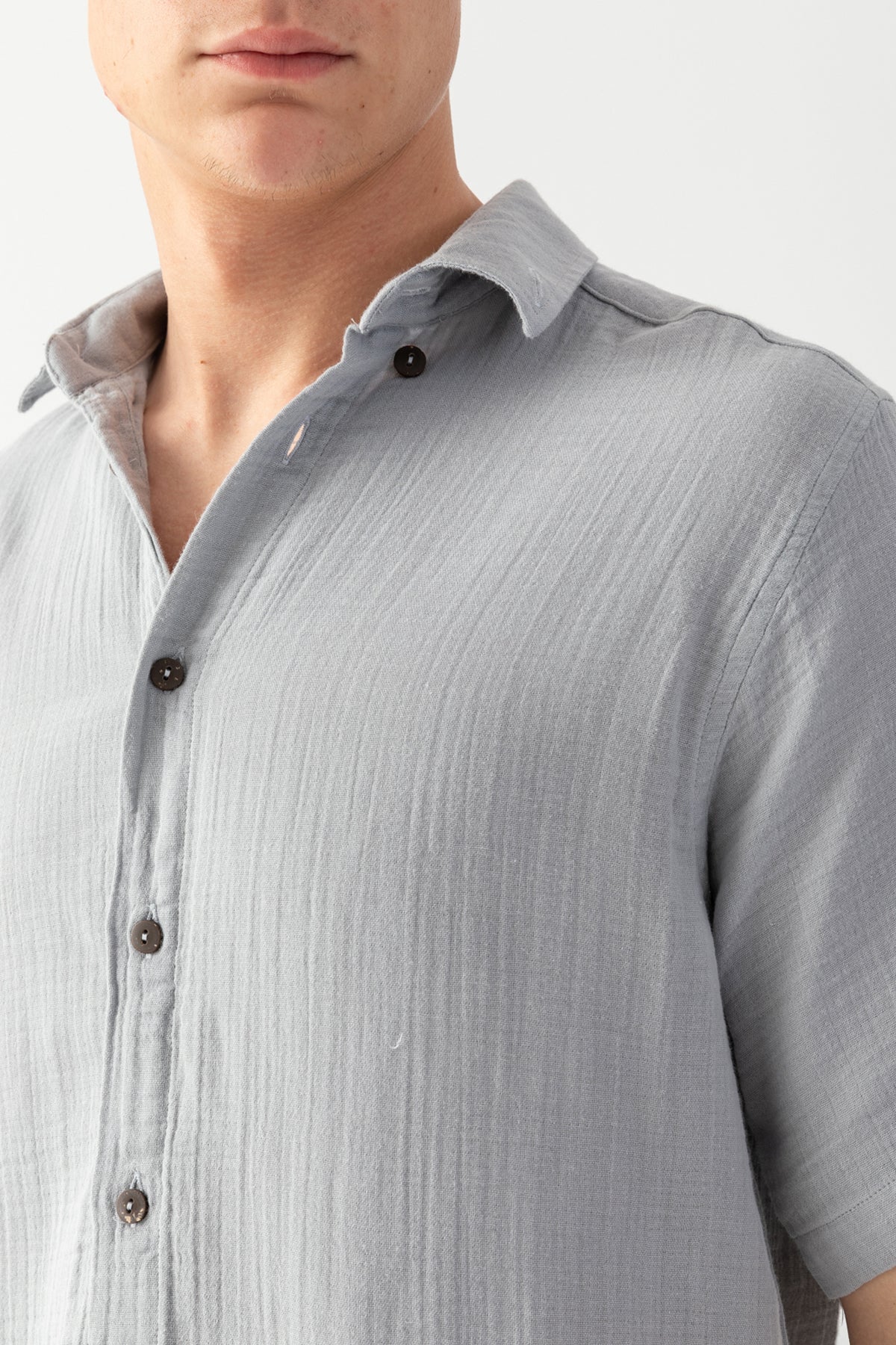 Erkek Gri %100 Pamuk Kısa Kollu Regular Fit Bürümcük Müslin Gömlek