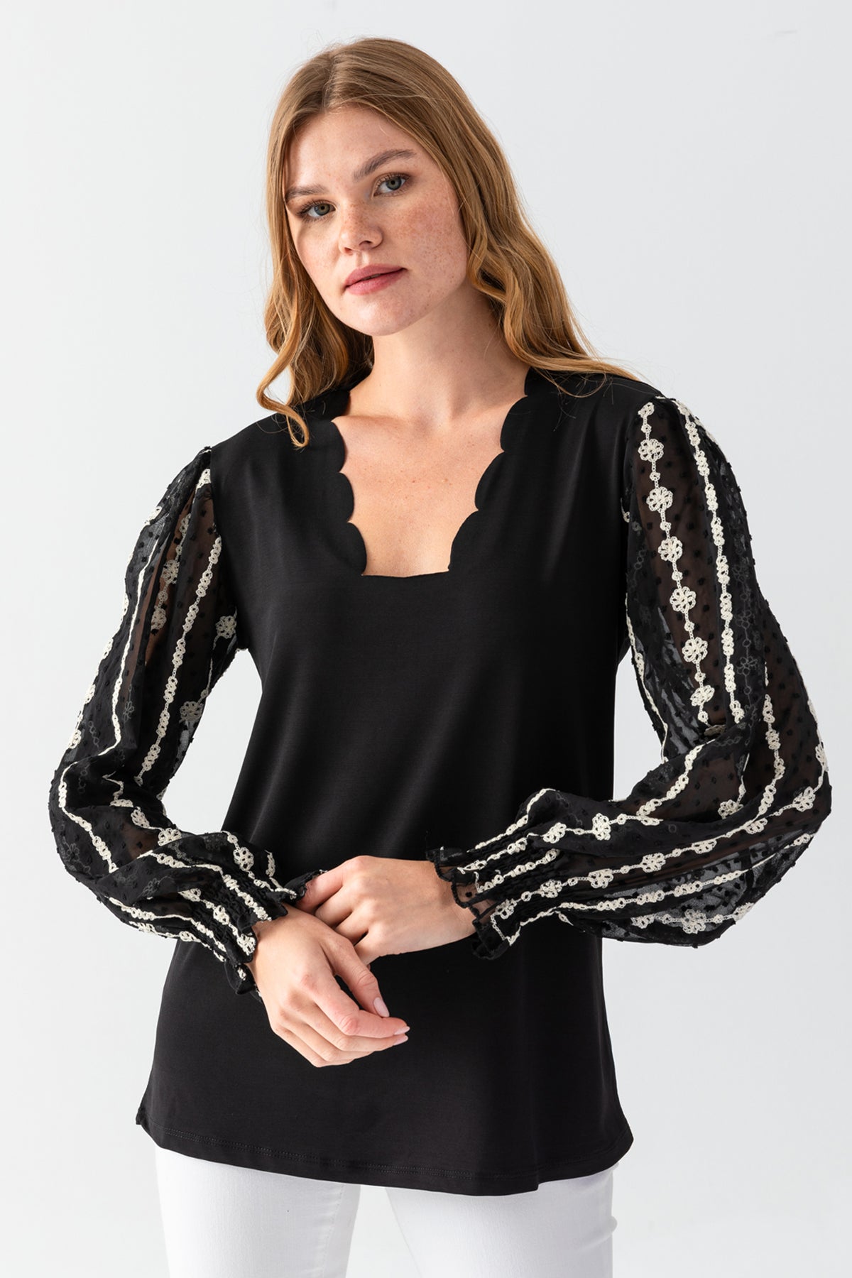 Kadın Siyah Yakası Lazer Kesim Kolları Şifon Nakışlı Jarse Bluz